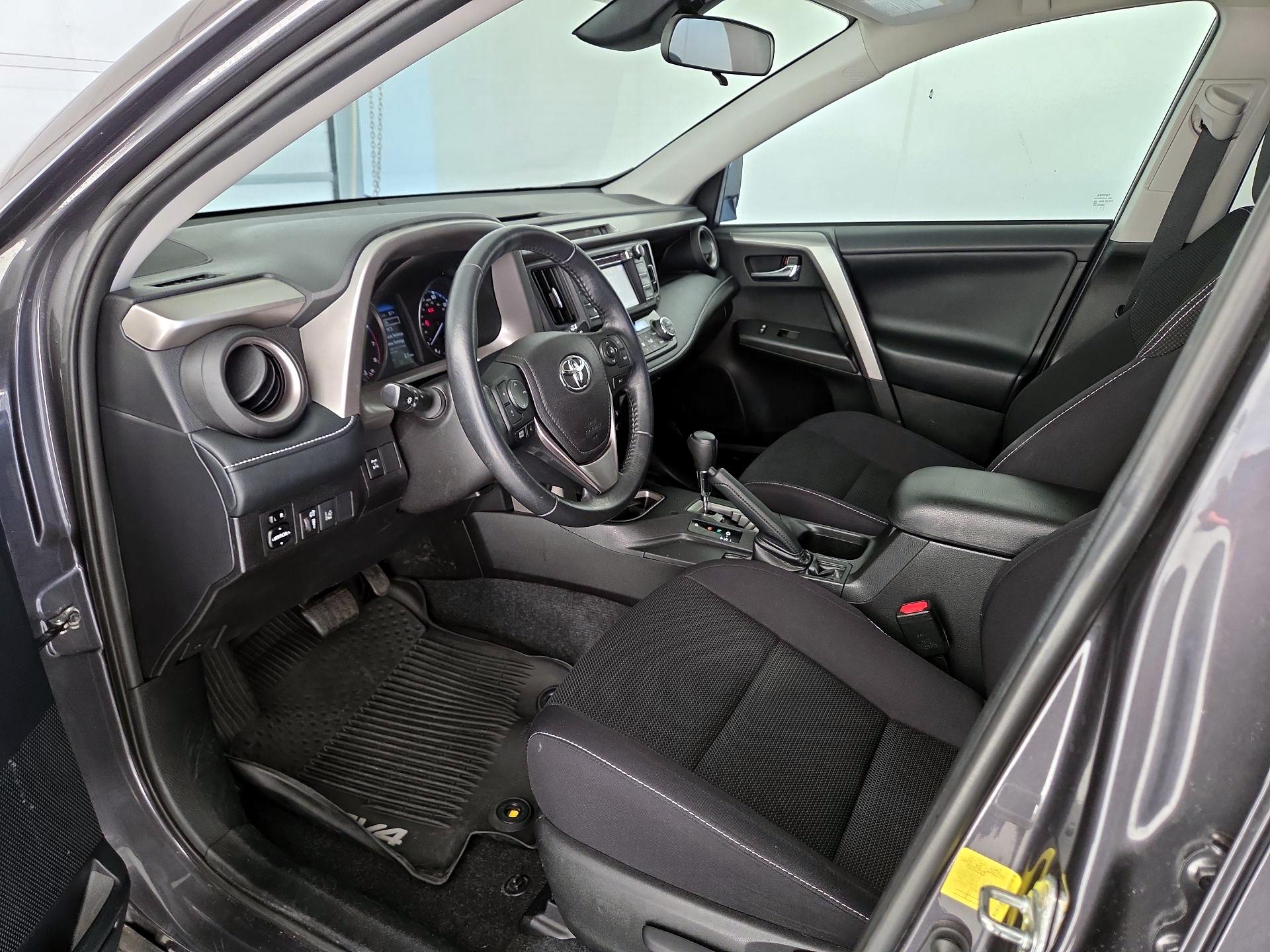 Thumbnail: 2018 Toyota RAV4 - 11