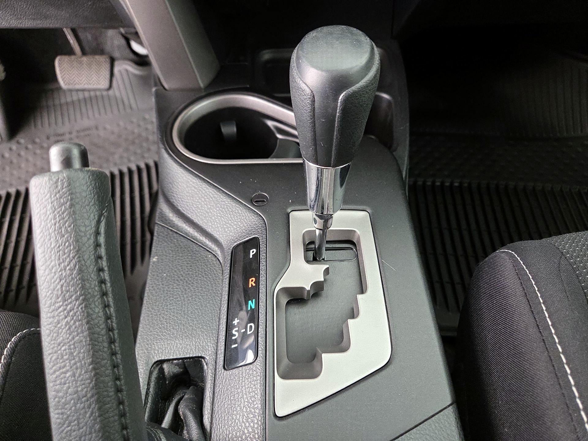 Thumbnail: 2018 Toyota RAV4 - 17