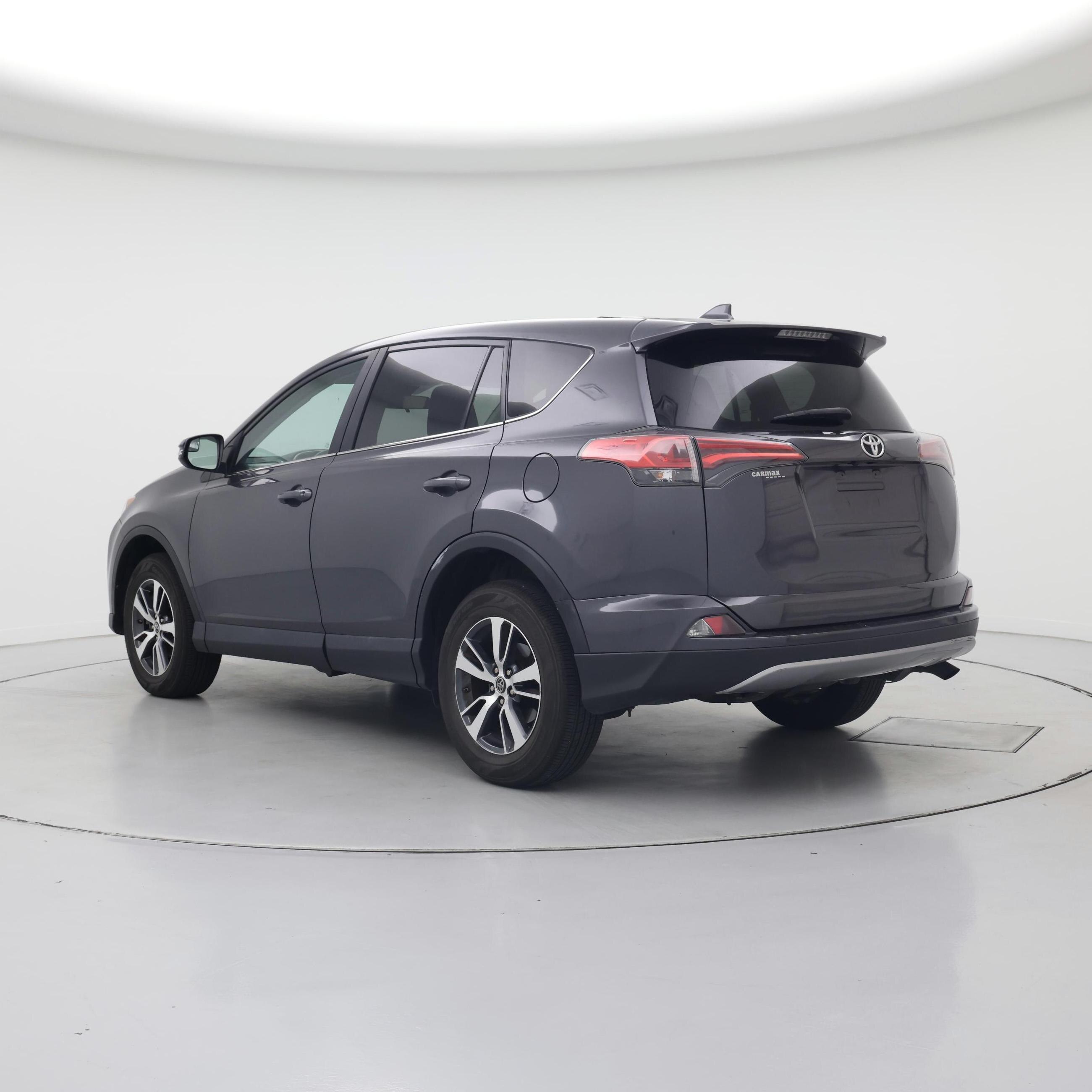 Thumbnail: 2018 Toyota RAV4 - 2