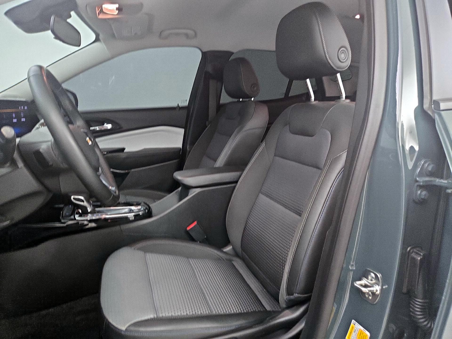 Thumbnail: 2025 Chevrolet Trax - 11