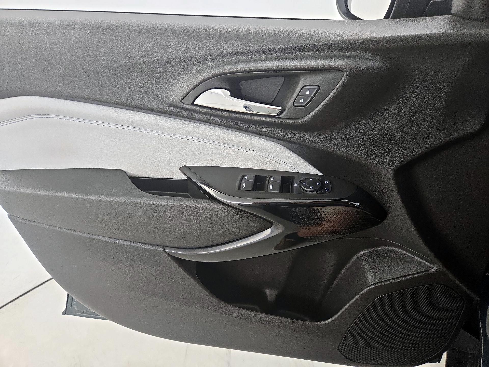 Thumbnail: 2025 Chevrolet Trax - 12