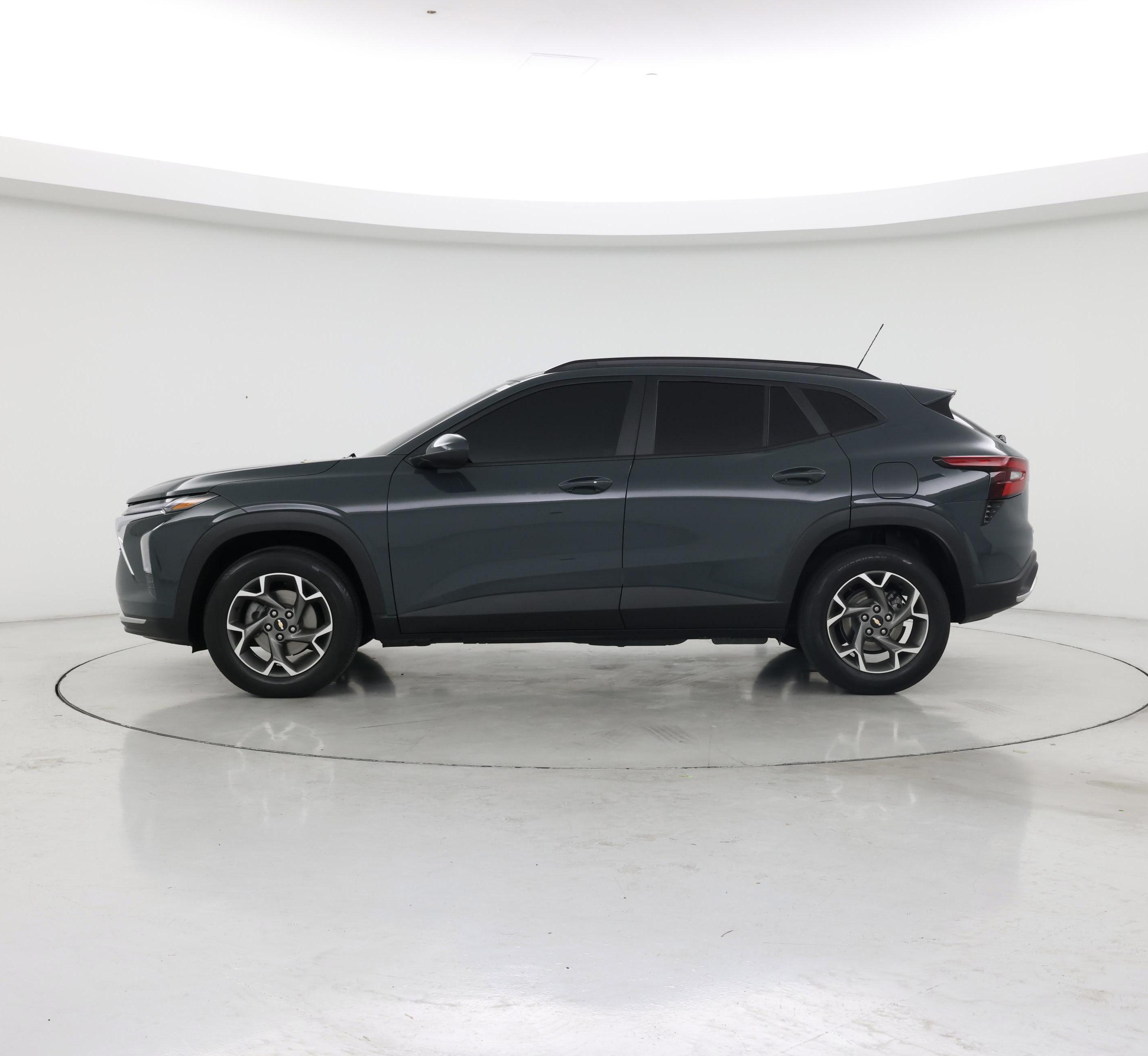 Thumbnail: 2025 Chevrolet Trax - 3