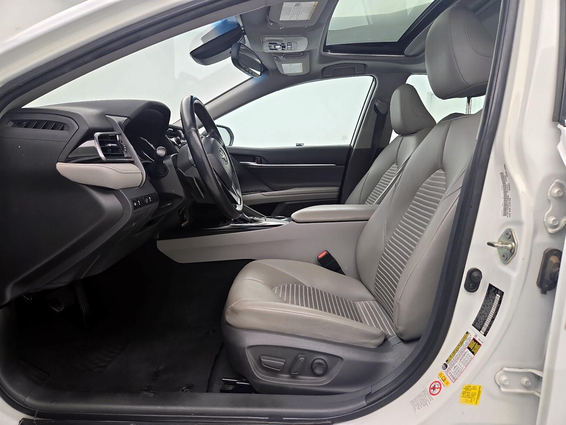 Thumbnail: 2019 Toyota Camry - 11