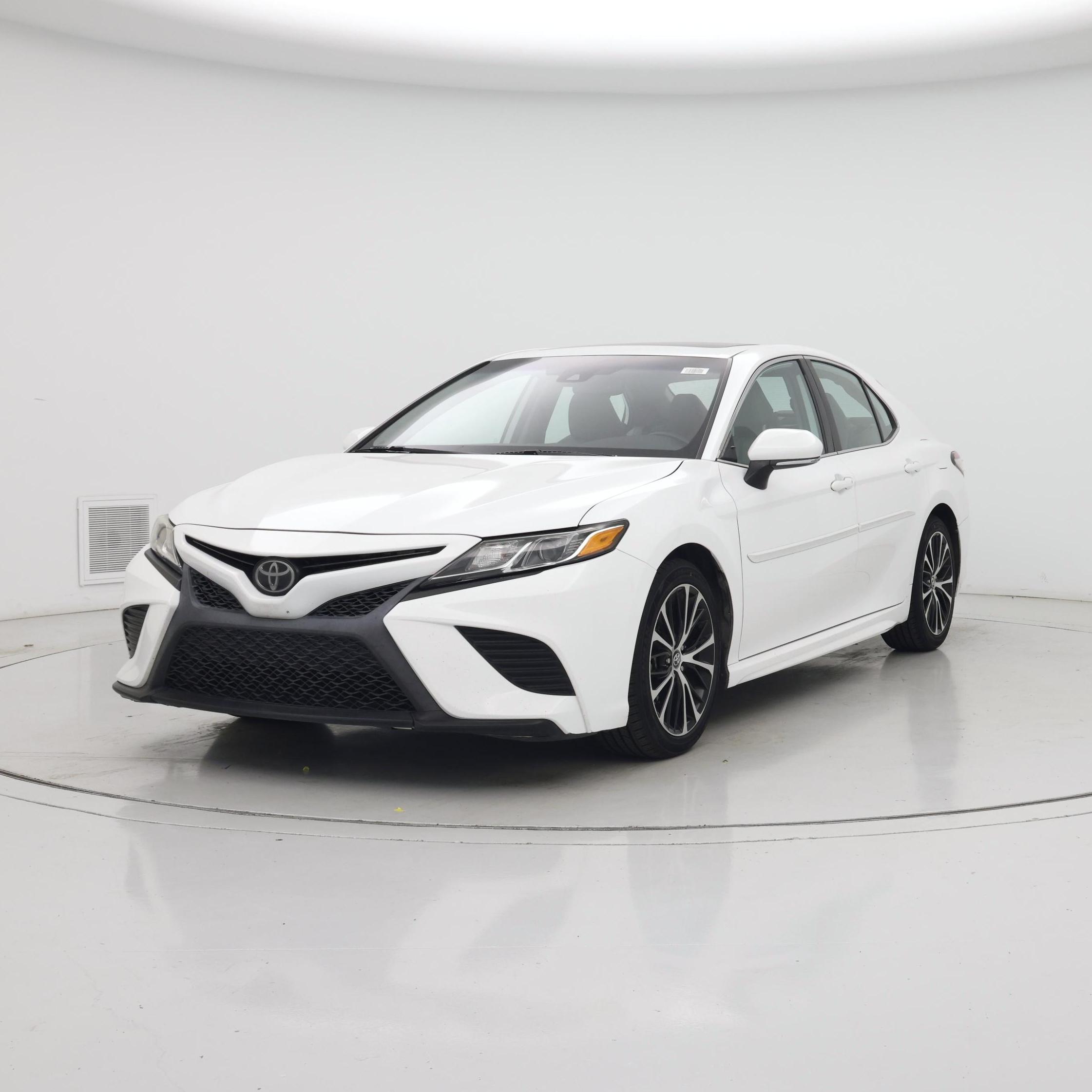 Thumbnail: 2019 Toyota Camry - 4