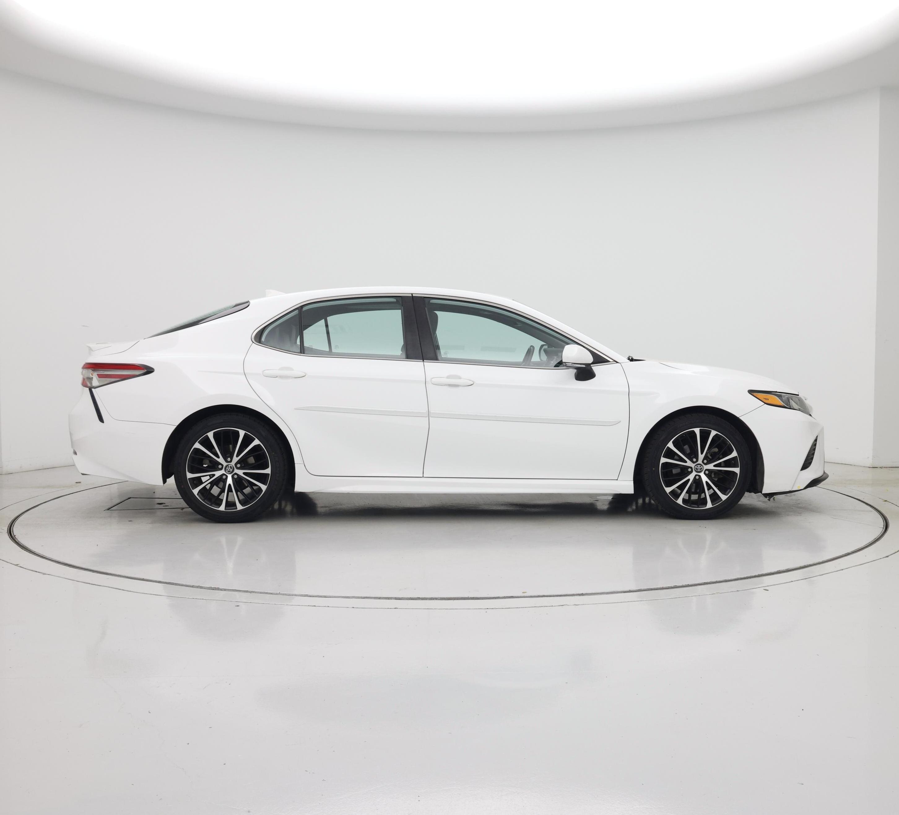 Thumbnail: 2019 Toyota Camry - 7