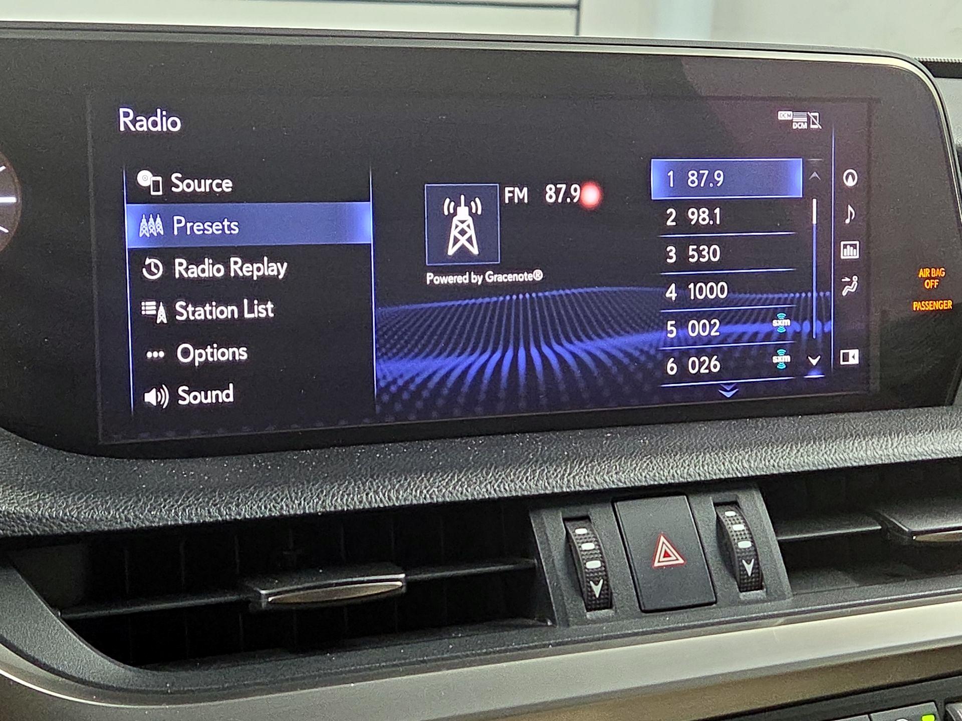 Thumbnail: 2020 Lexus ES - 16