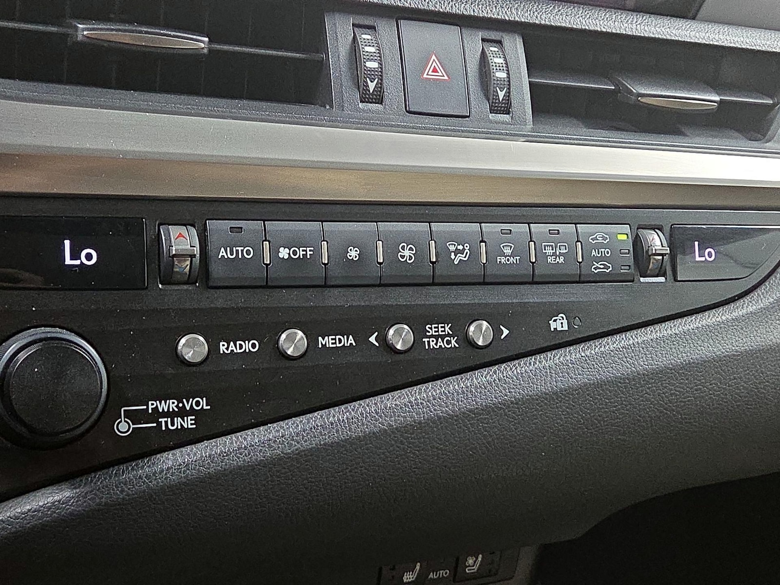 2020 Lexus ES 350 - Photo 18