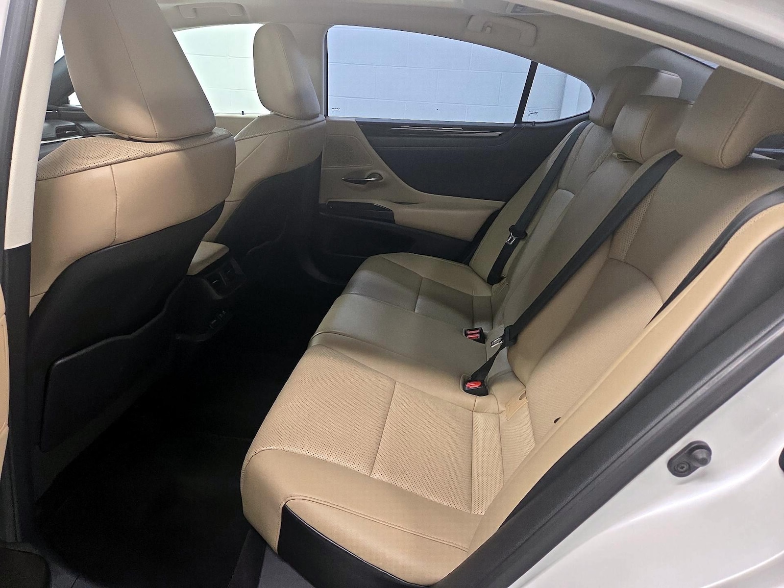 2020 Lexus ES 350 - Photo 22