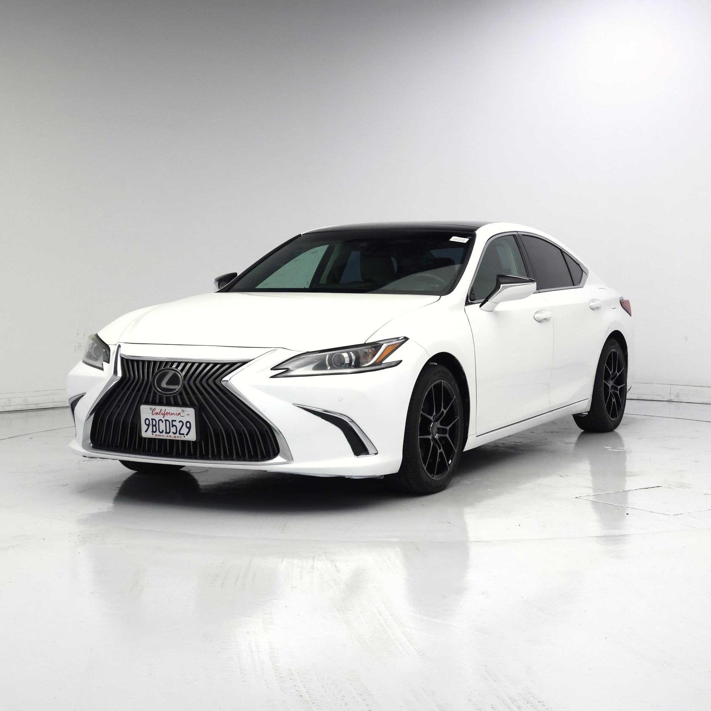 Thumbnail: 2020 Lexus ES - 4