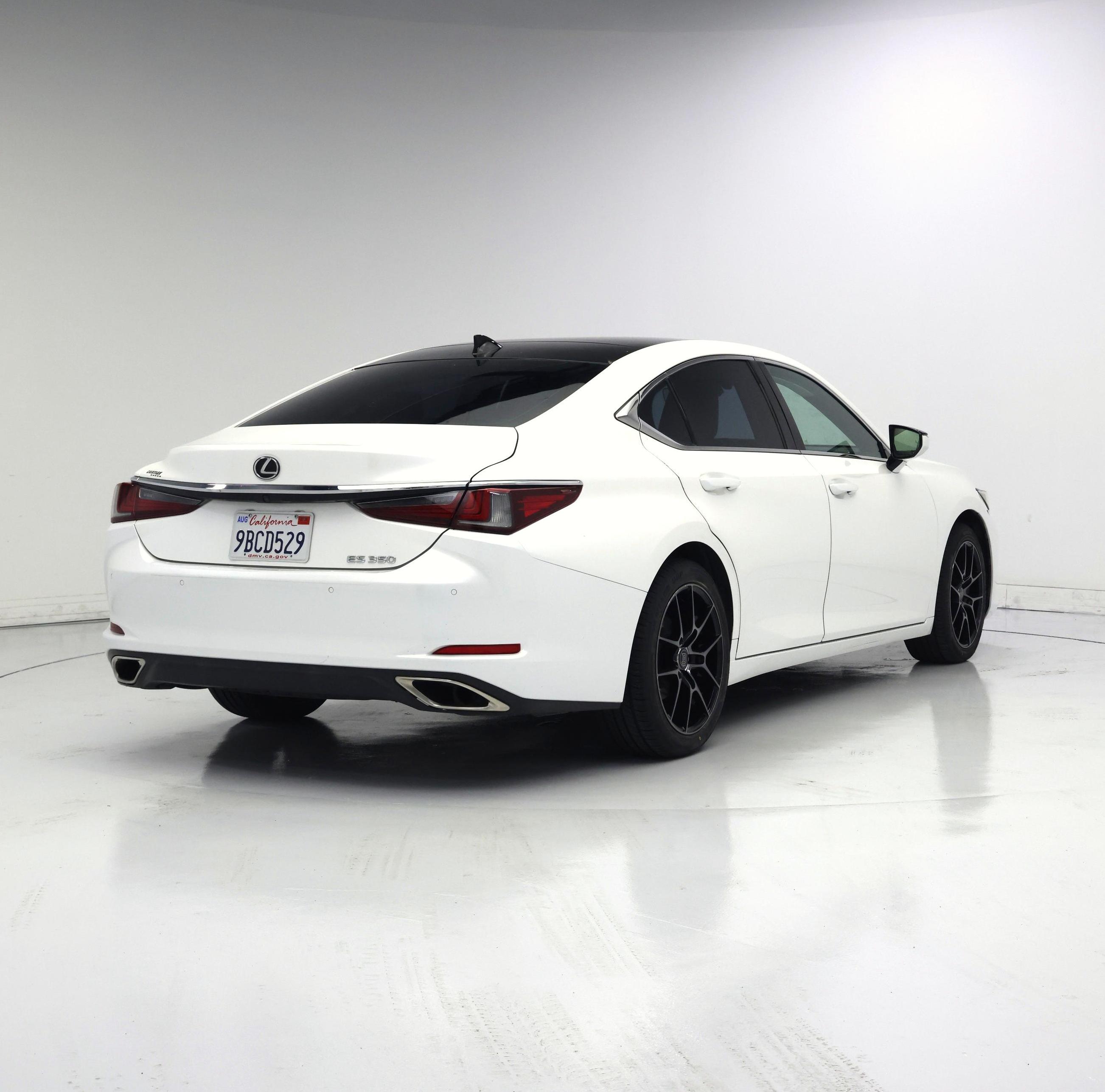 Thumbnail: 2020 Lexus ES - 8