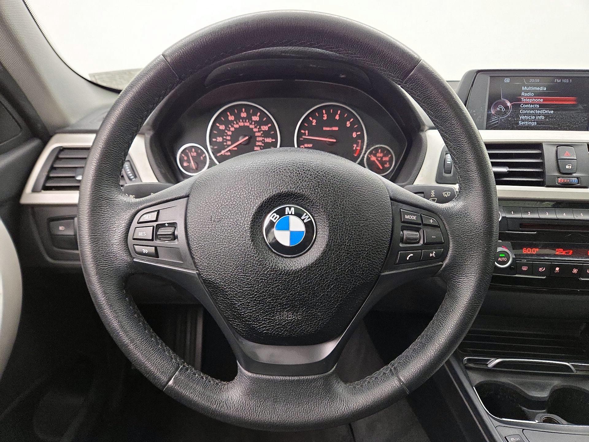 Thumbnail: 2017 BMW 3 Series - 10