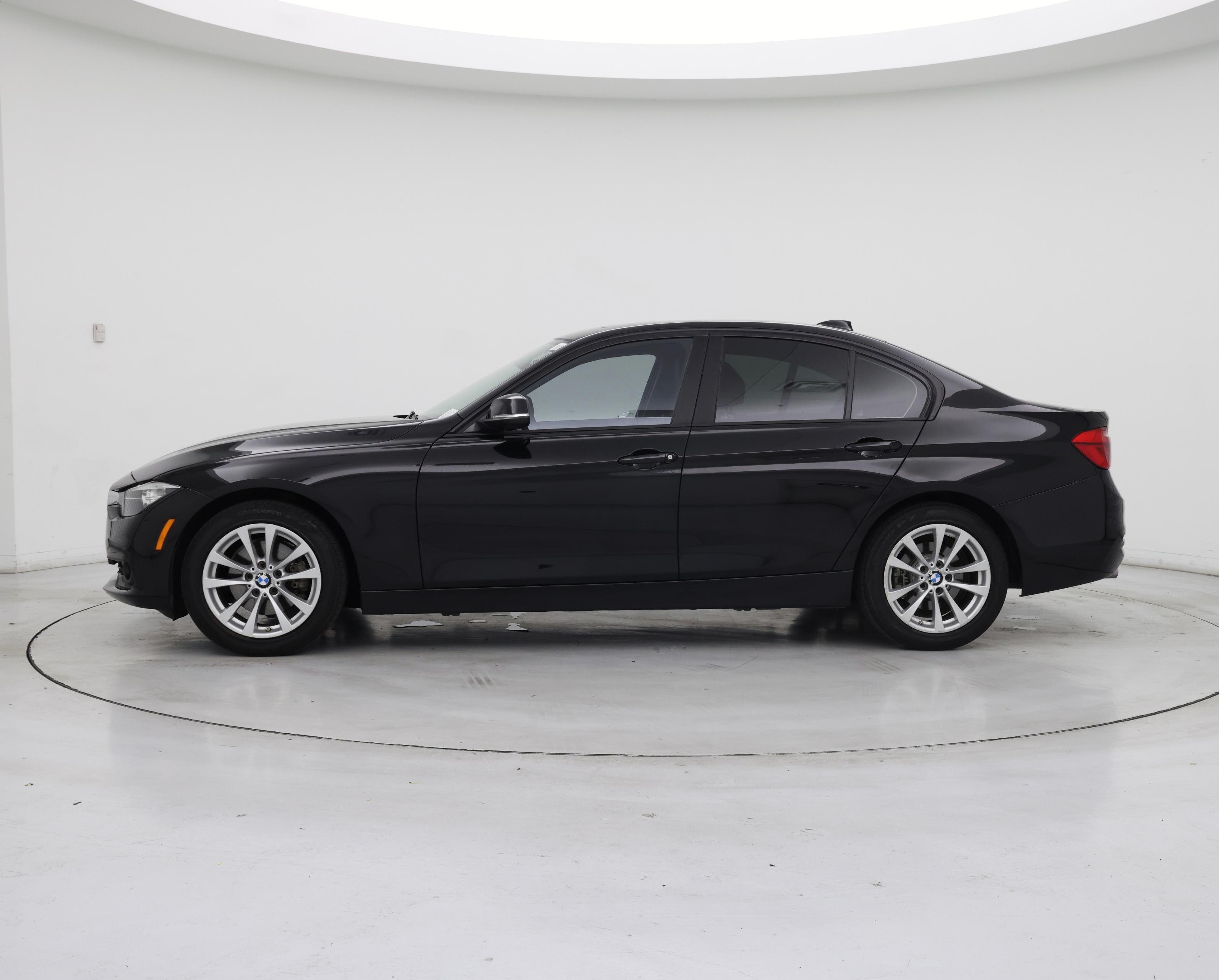 Thumbnail: 2017 BMW 3 Series - 3