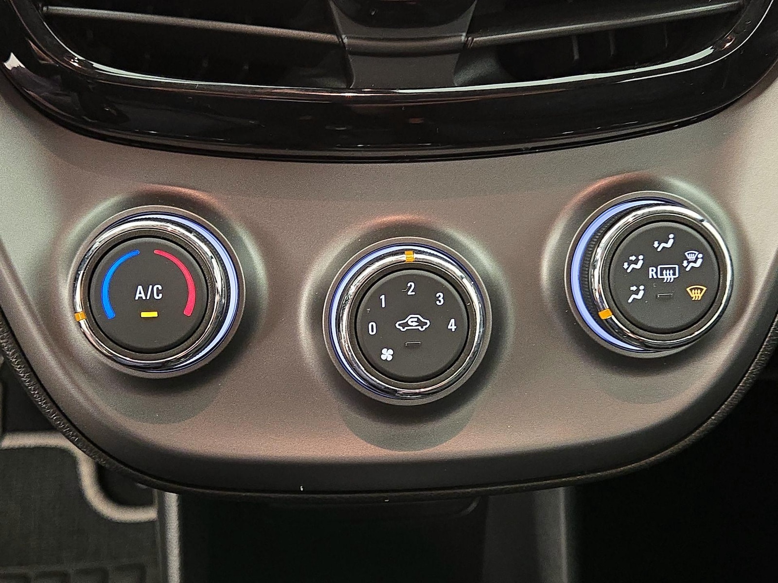 2019 Chevrolet Spark LS - Photo 17