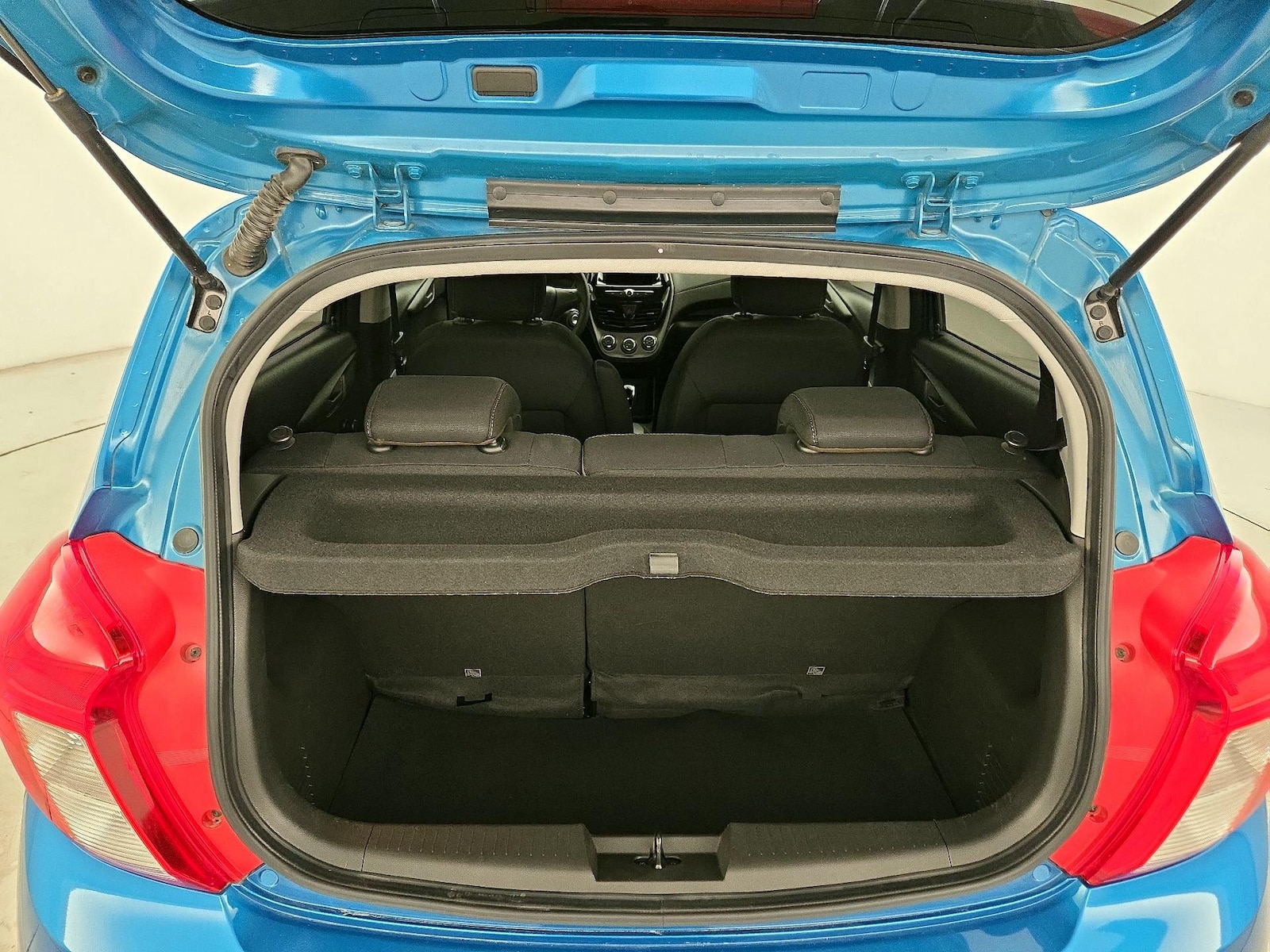 2019 Chevrolet Spark LS - Photo 21
