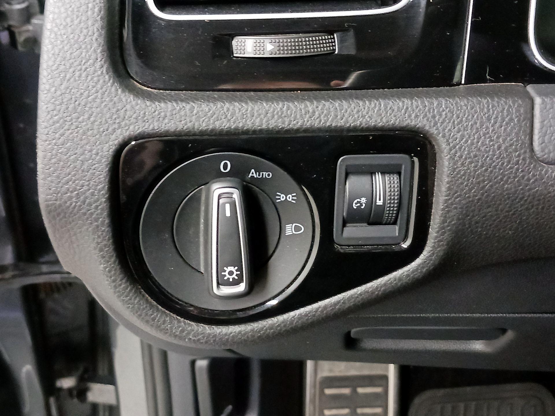 Thumbnail: 2019 Volkswagen Golf - 13