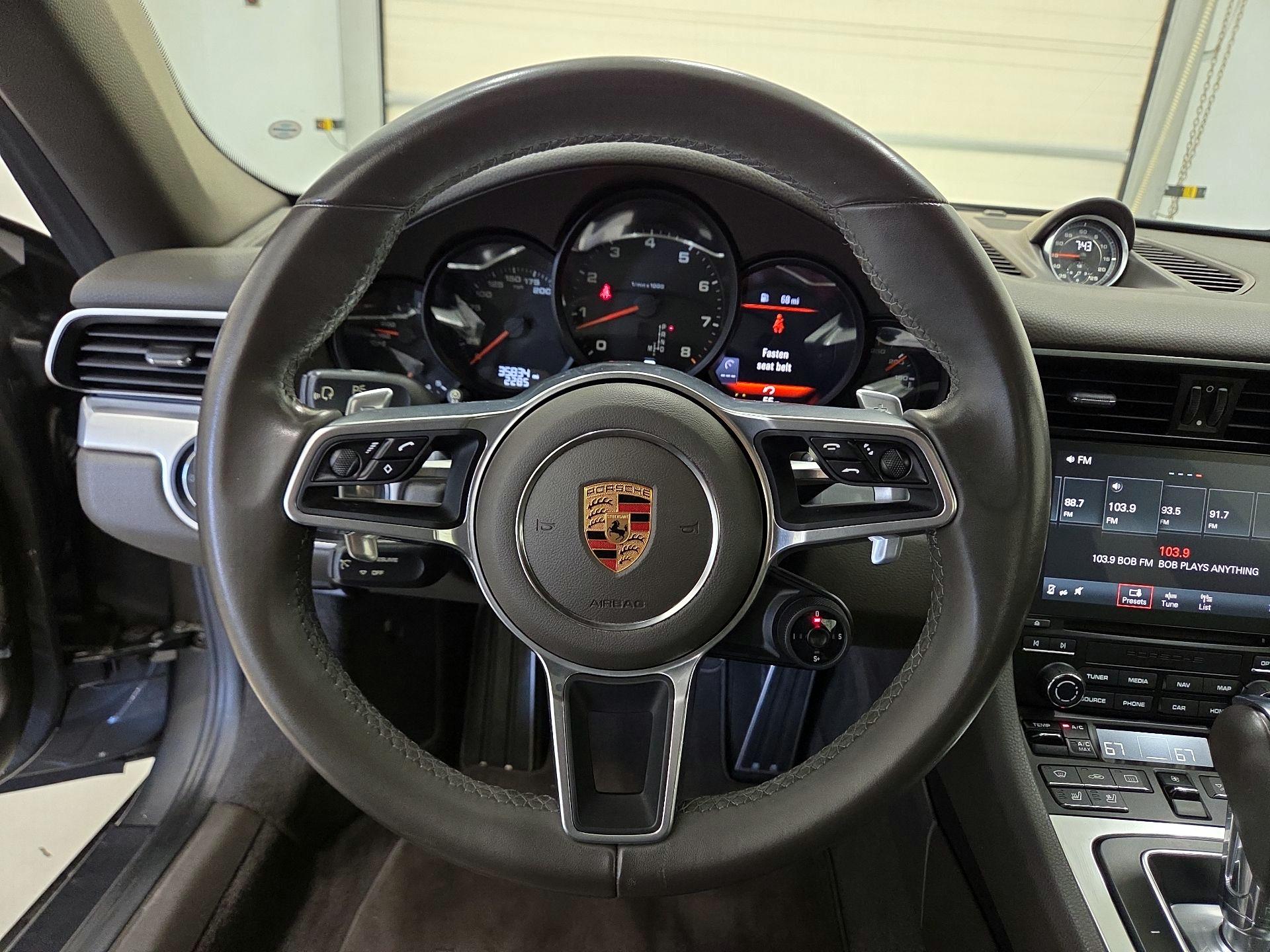Thumbnail: 2018 Porsche 911 - 10