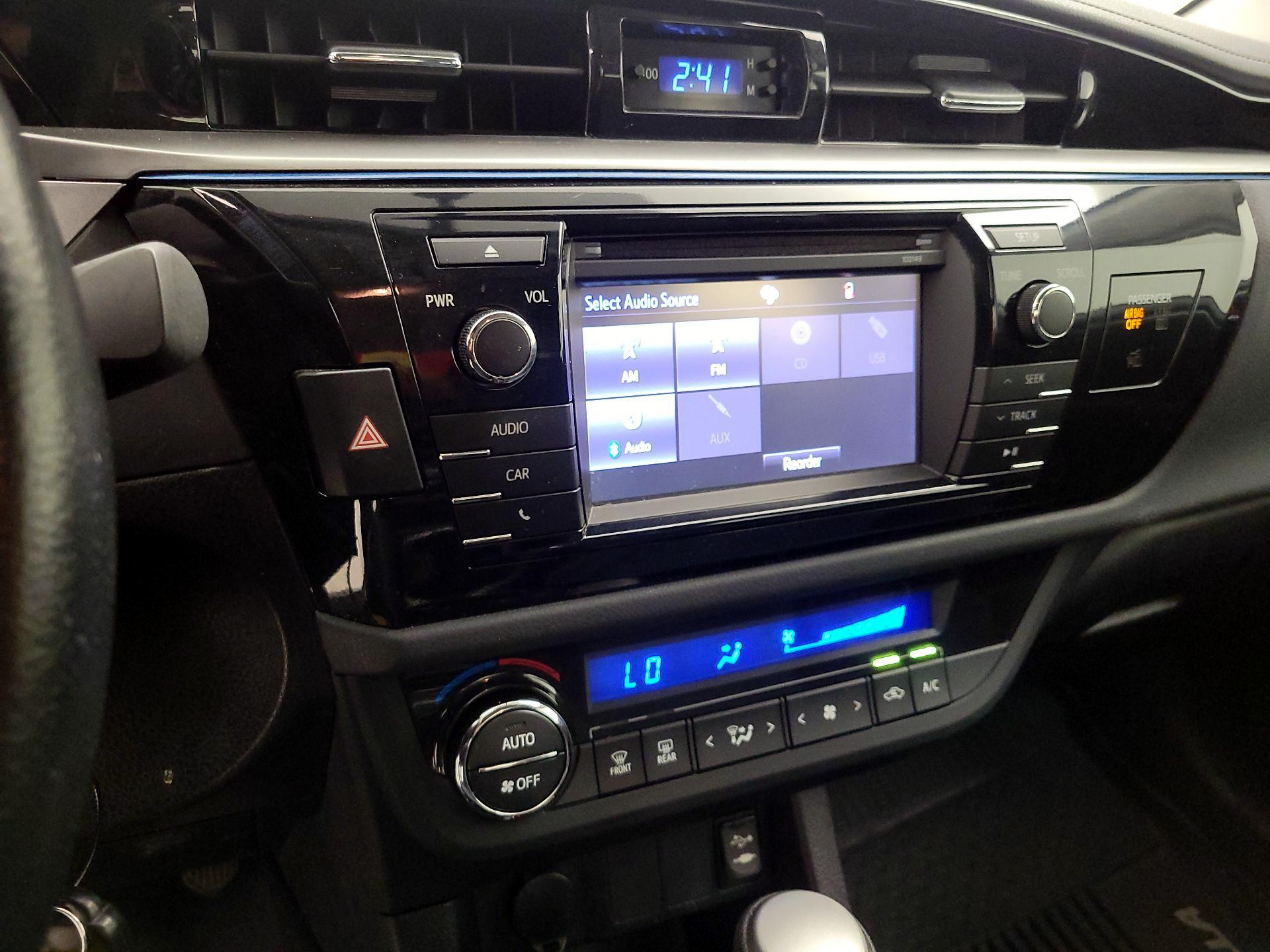 Thumbnail: 2015 Toyota Corolla - 14