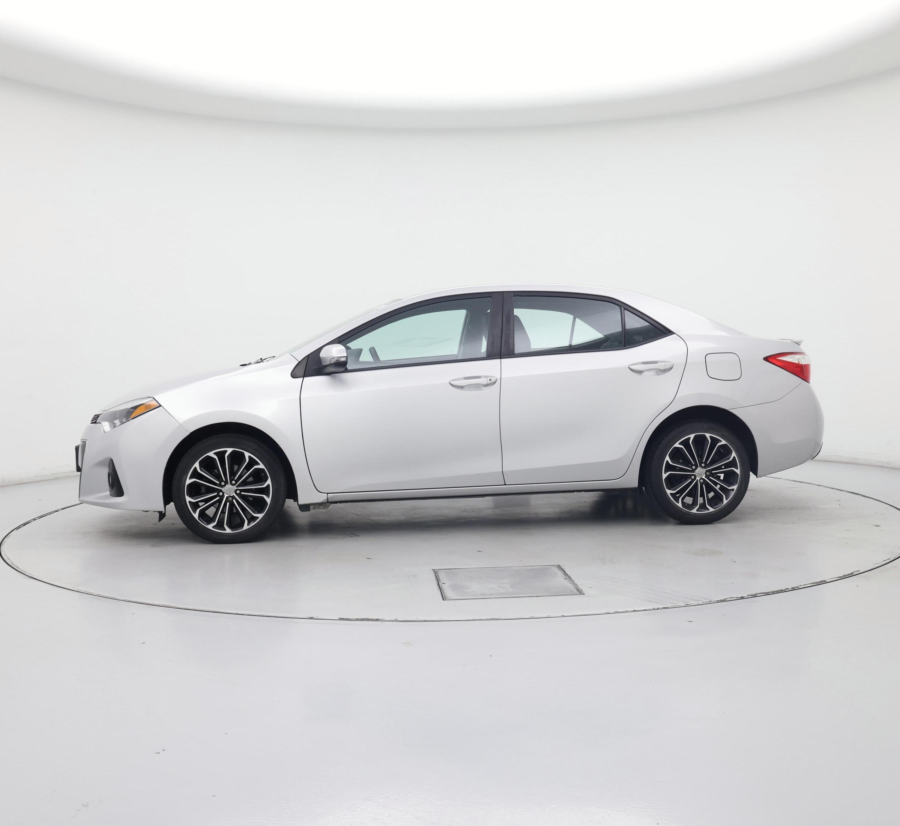Thumbnail: 2015 Toyota Corolla - 3