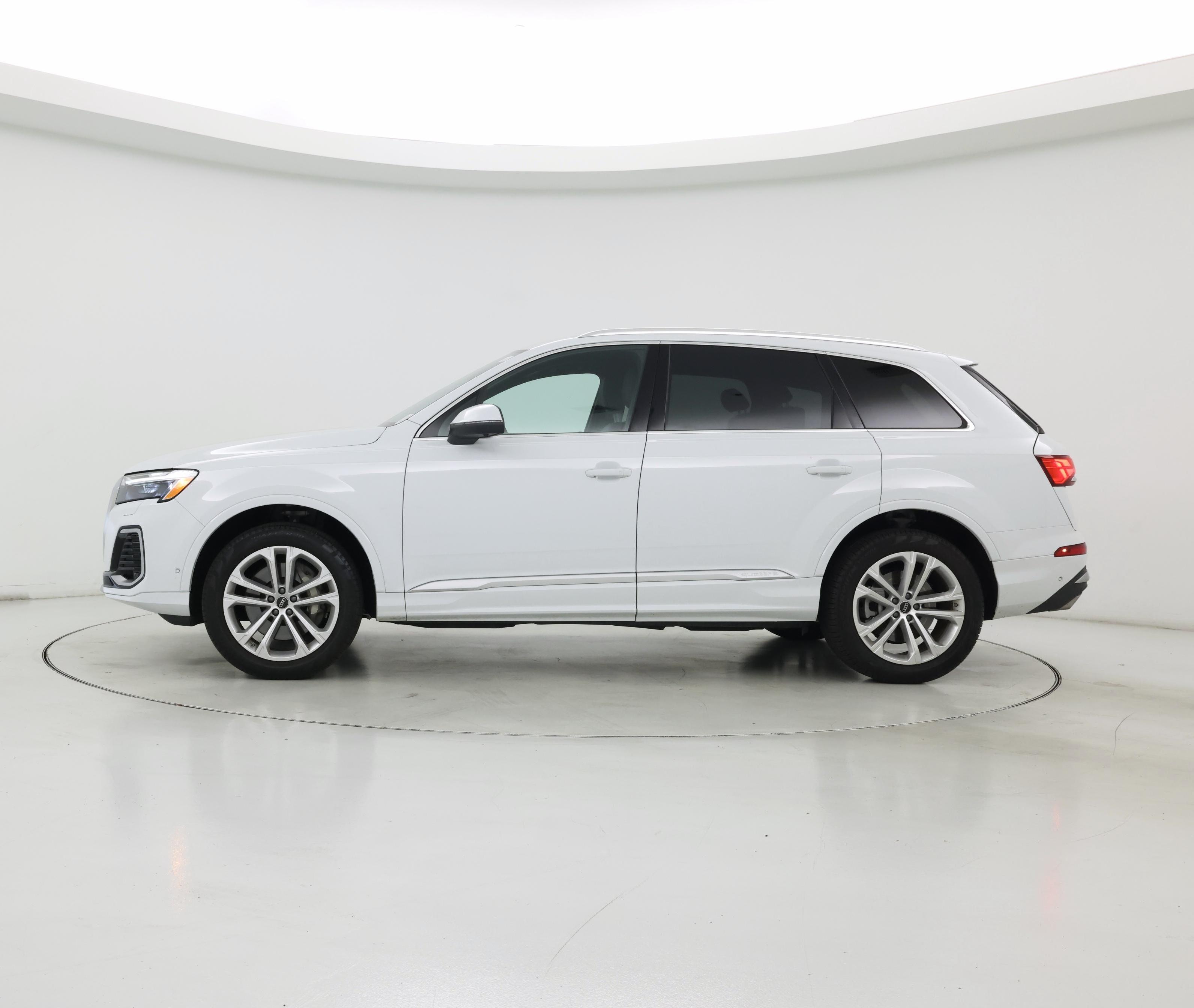 Thumbnail: 2025 Audi Q7 - 3