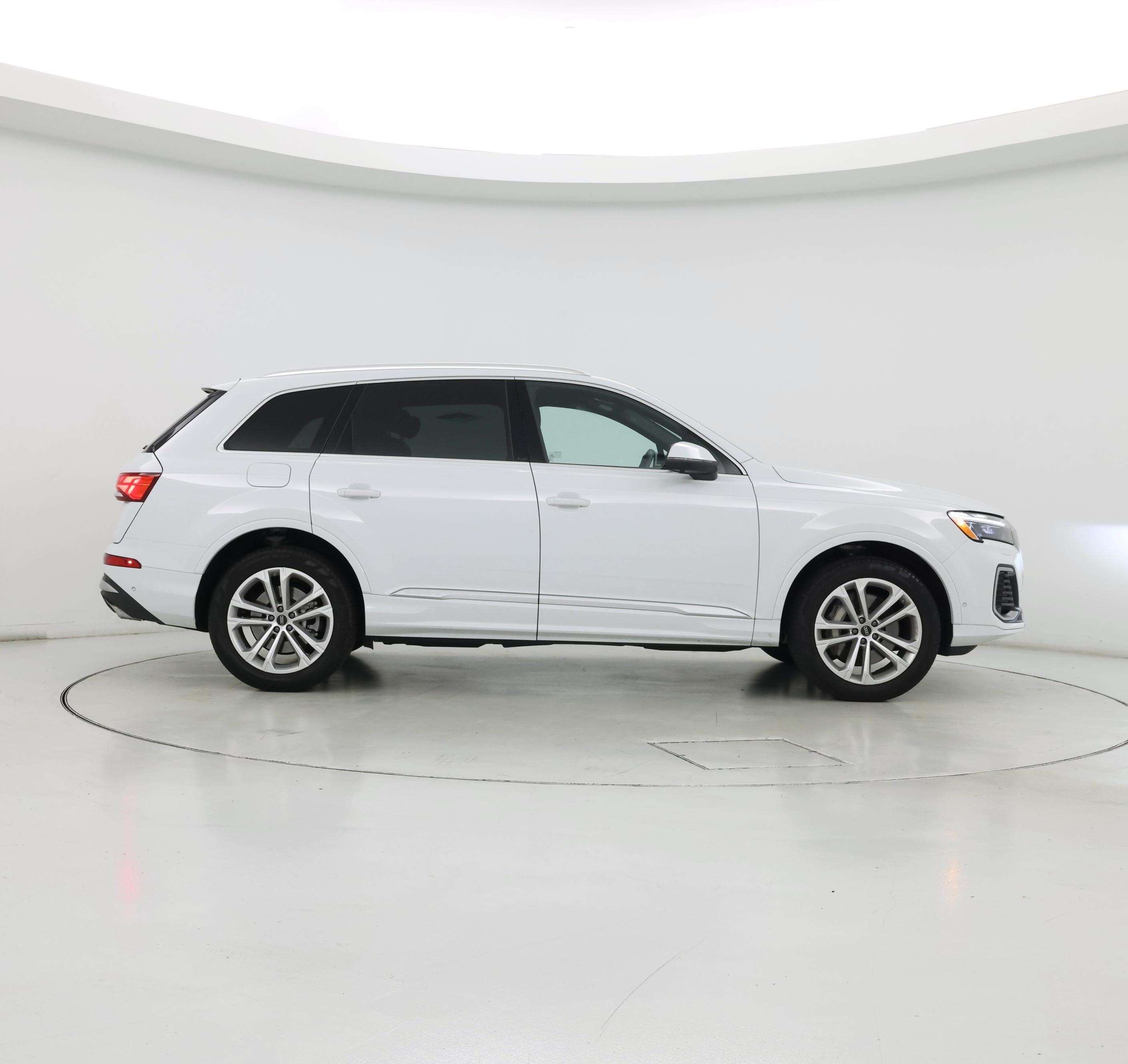 Thumbnail: 2025 Audi Q7 - 7