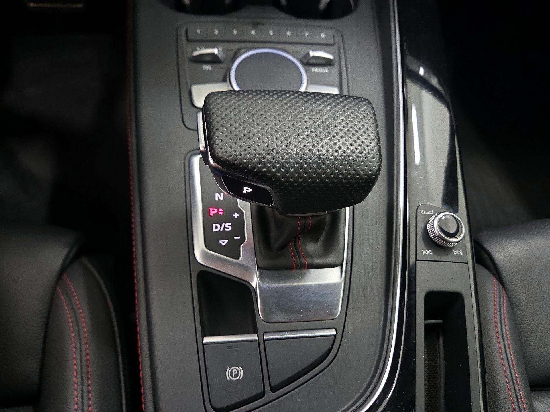 Thumbnail: 2019 Audi A4 - 17