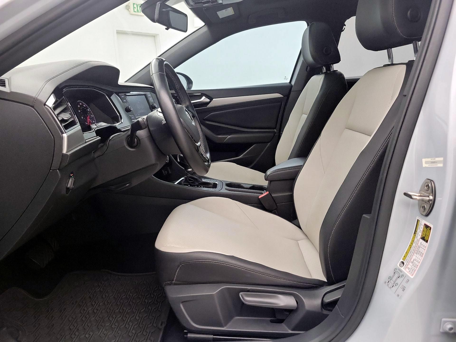 Thumbnail: 2019 Volkswagen Jetta - 11