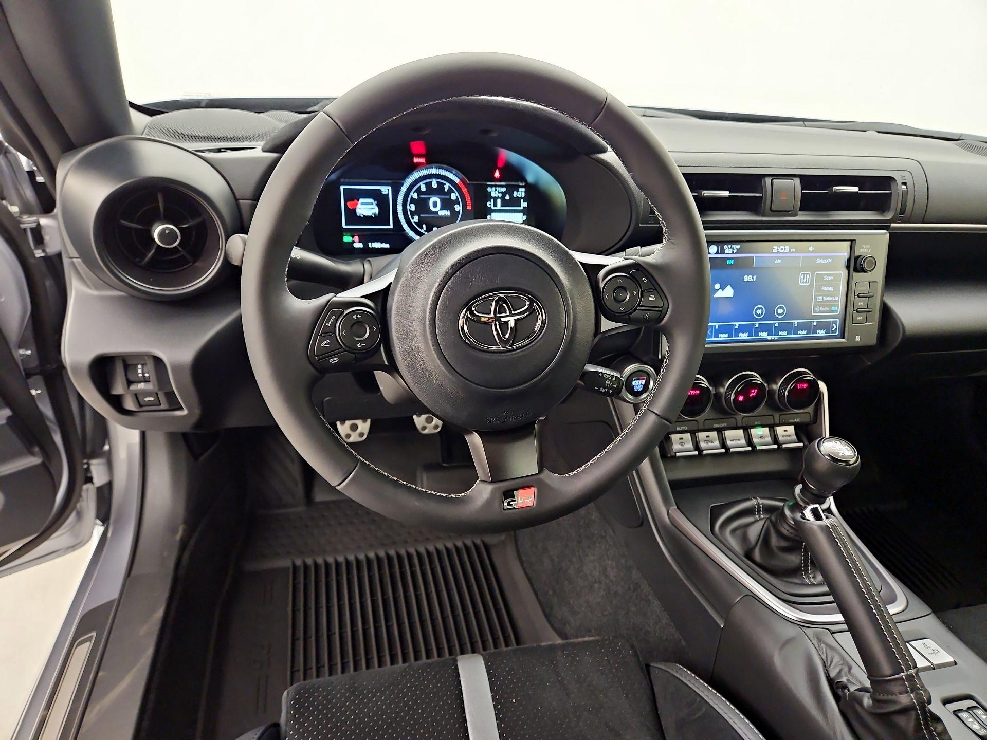 Thumbnail: 2025 Toyota GR86 - 10