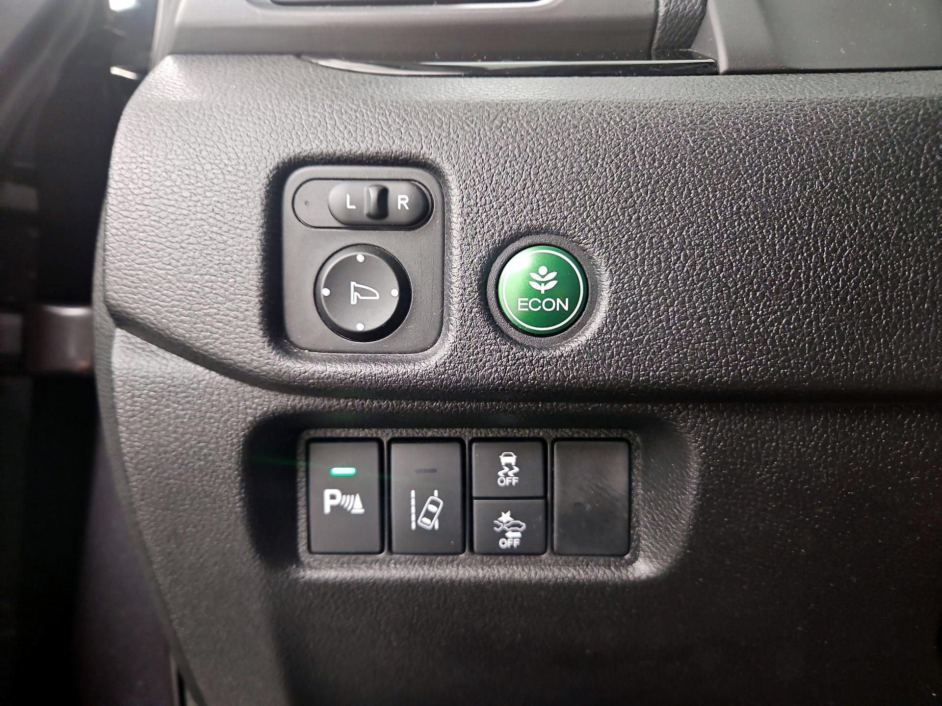 Thumbnail: 2016 Honda Pilot - 13