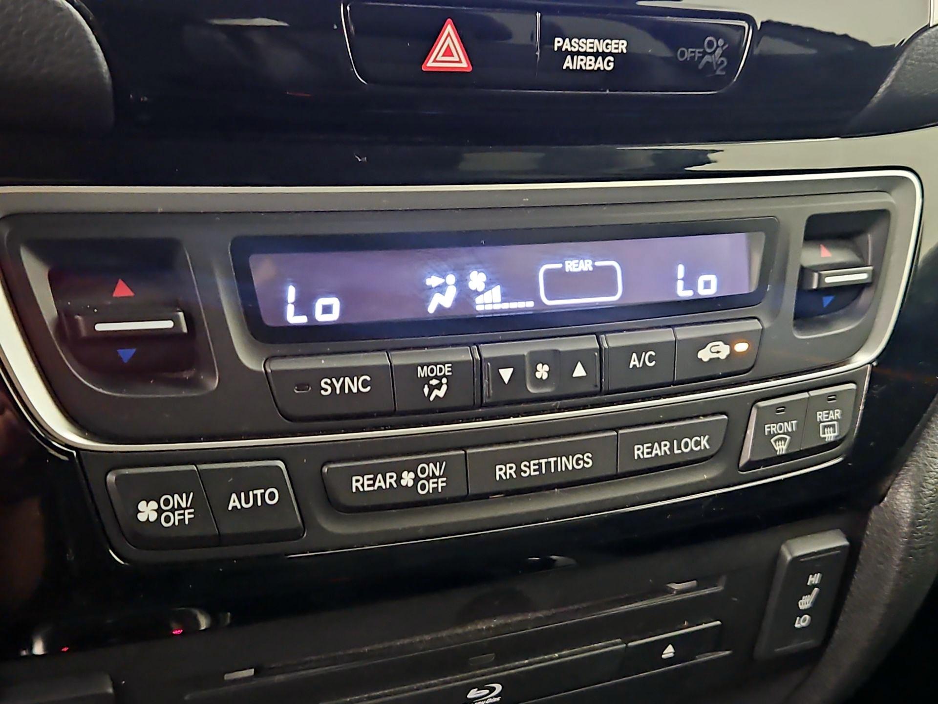 Thumbnail: 2016 Honda Pilot - 17