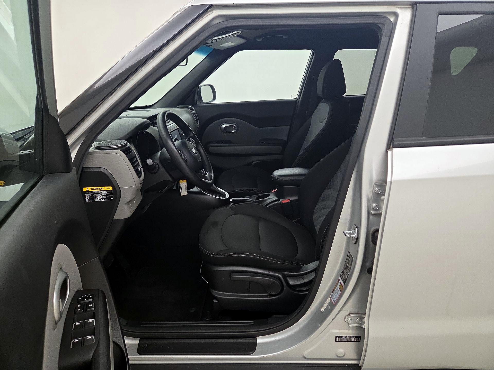 Thumbnail: 2017 Kia Soul - 11
