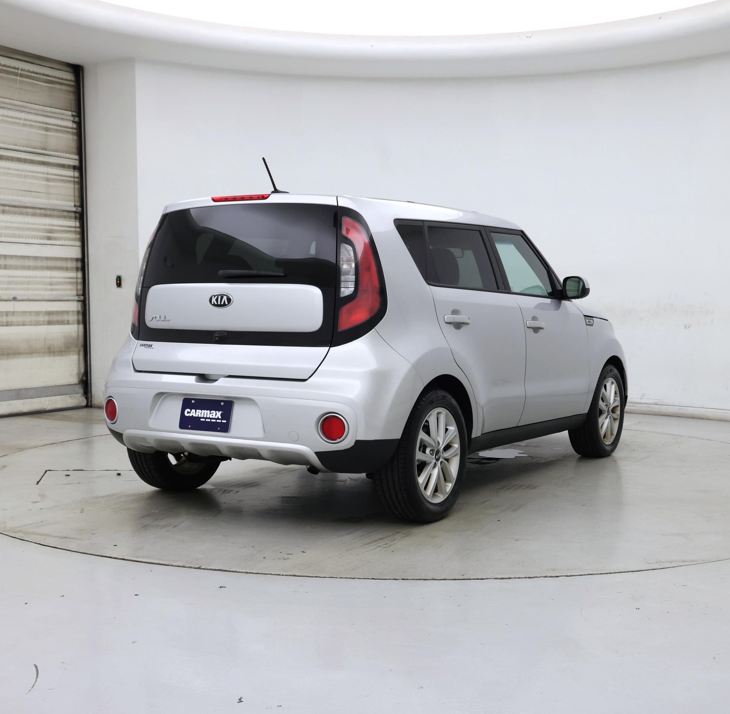 Thumbnail: 2017 Kia Soul - 8