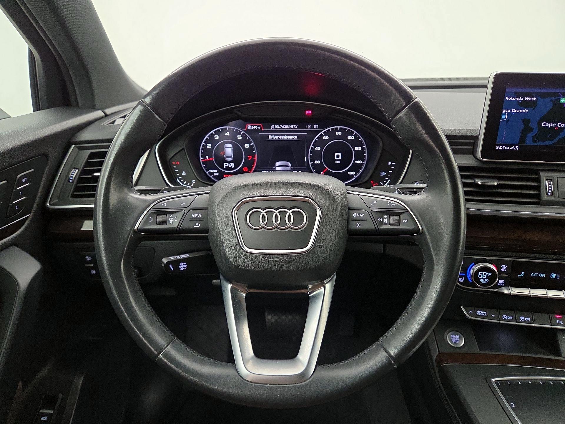 Thumbnail: 2020 Audi Q5 - 10