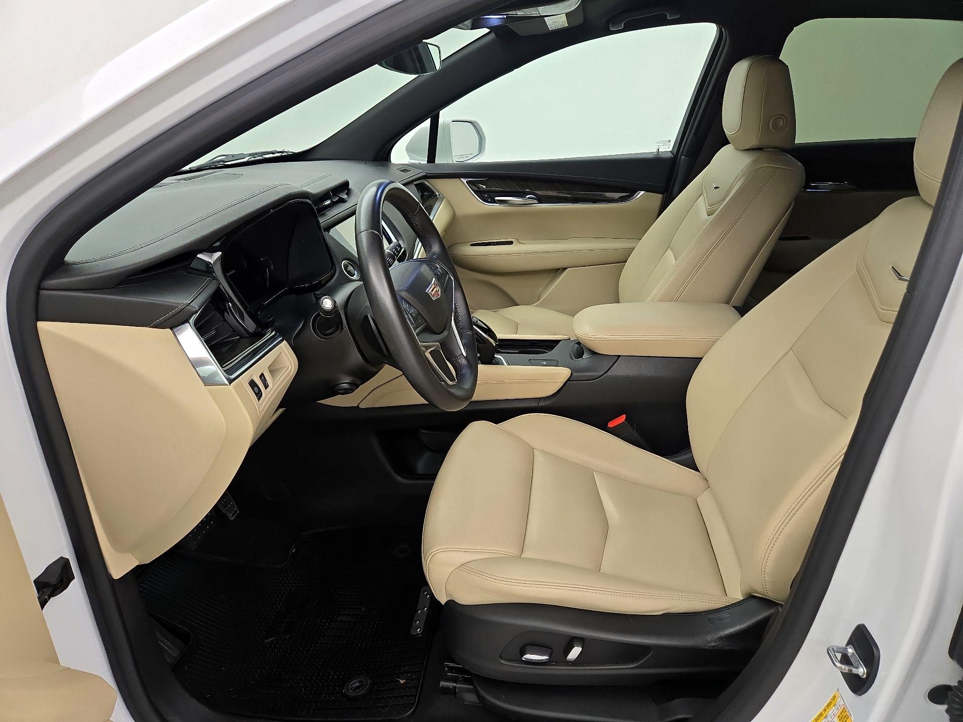 Thumbnail: 2017 Cadillac XT5 - 11