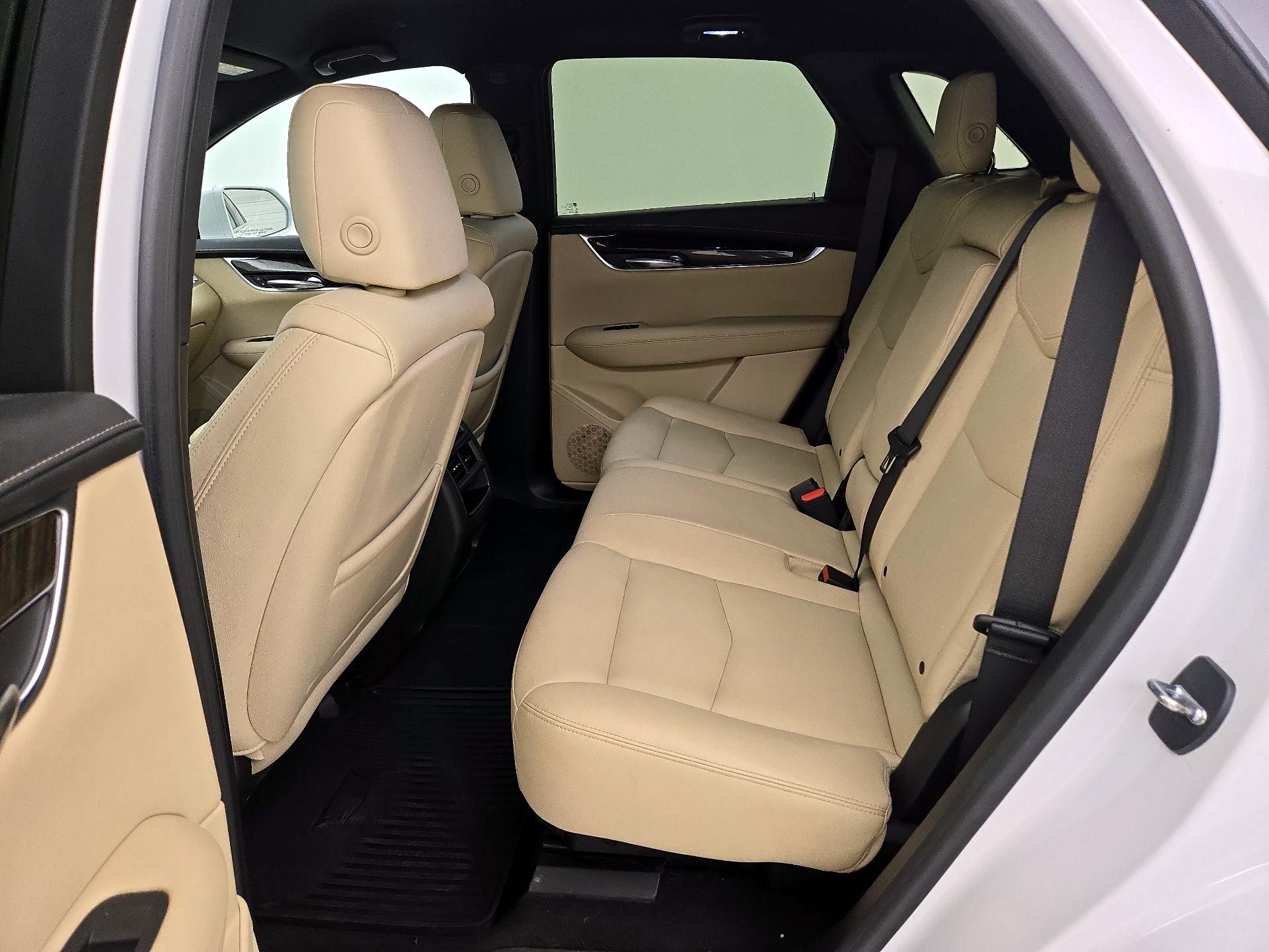 Thumbnail: 2017 Cadillac XT5 - 19