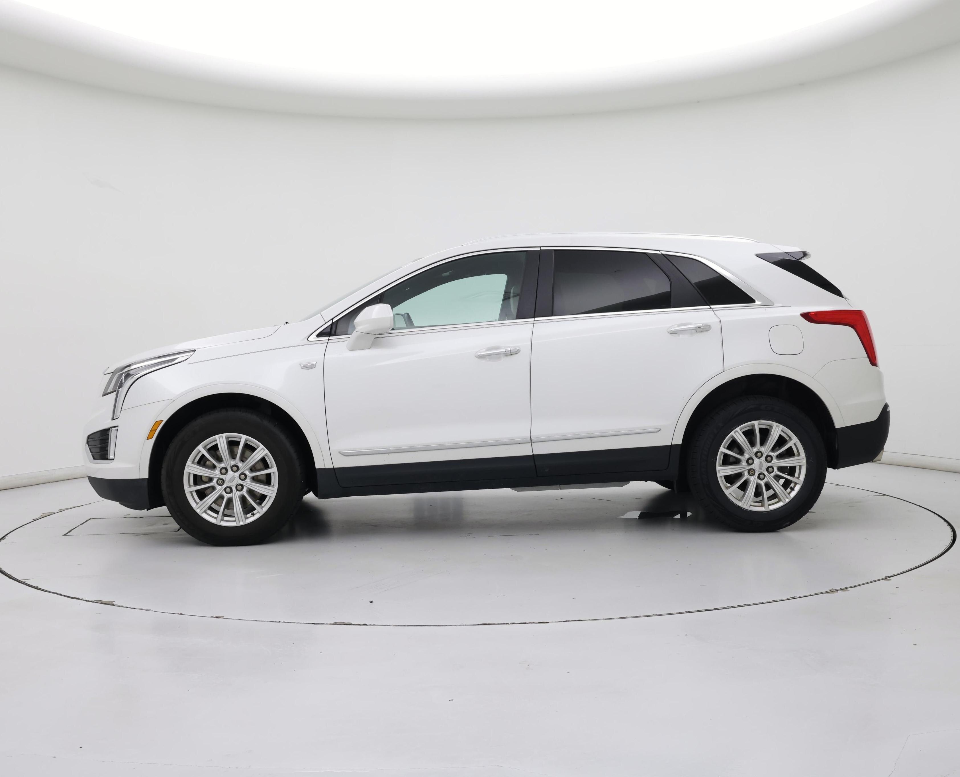 Thumbnail: 2017 Cadillac XT5 - 3