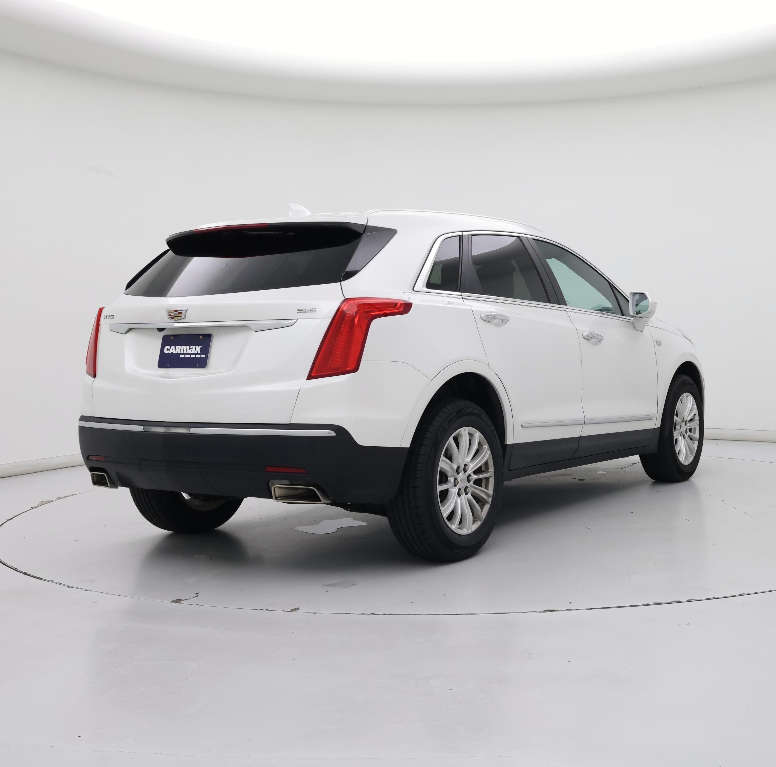 Thumbnail: 2017 Cadillac XT5 - 8