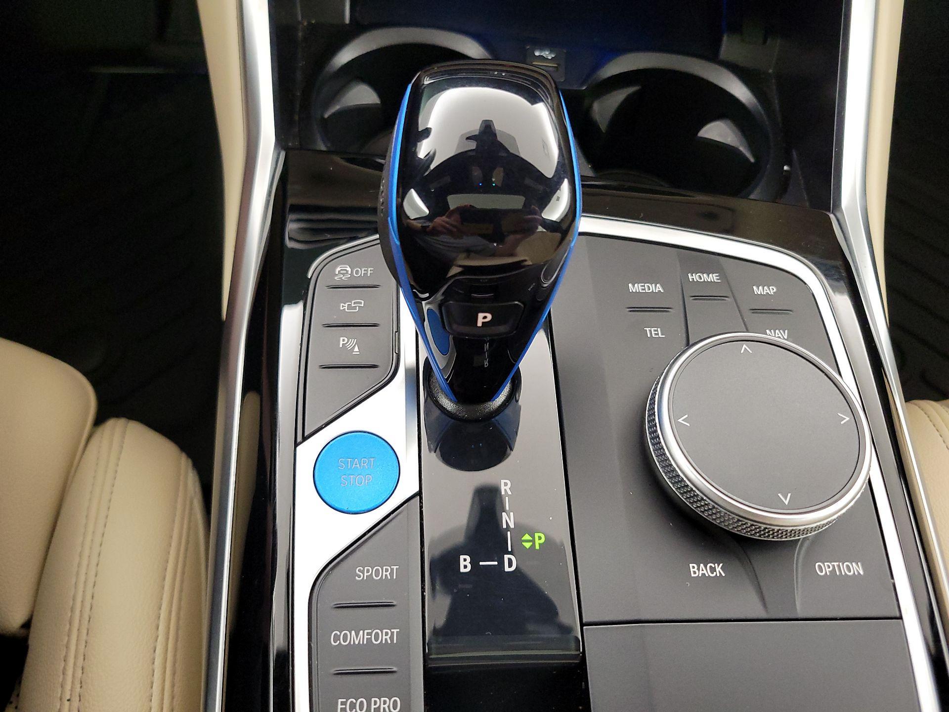 Thumbnail: 2023 BMW i4 - 18