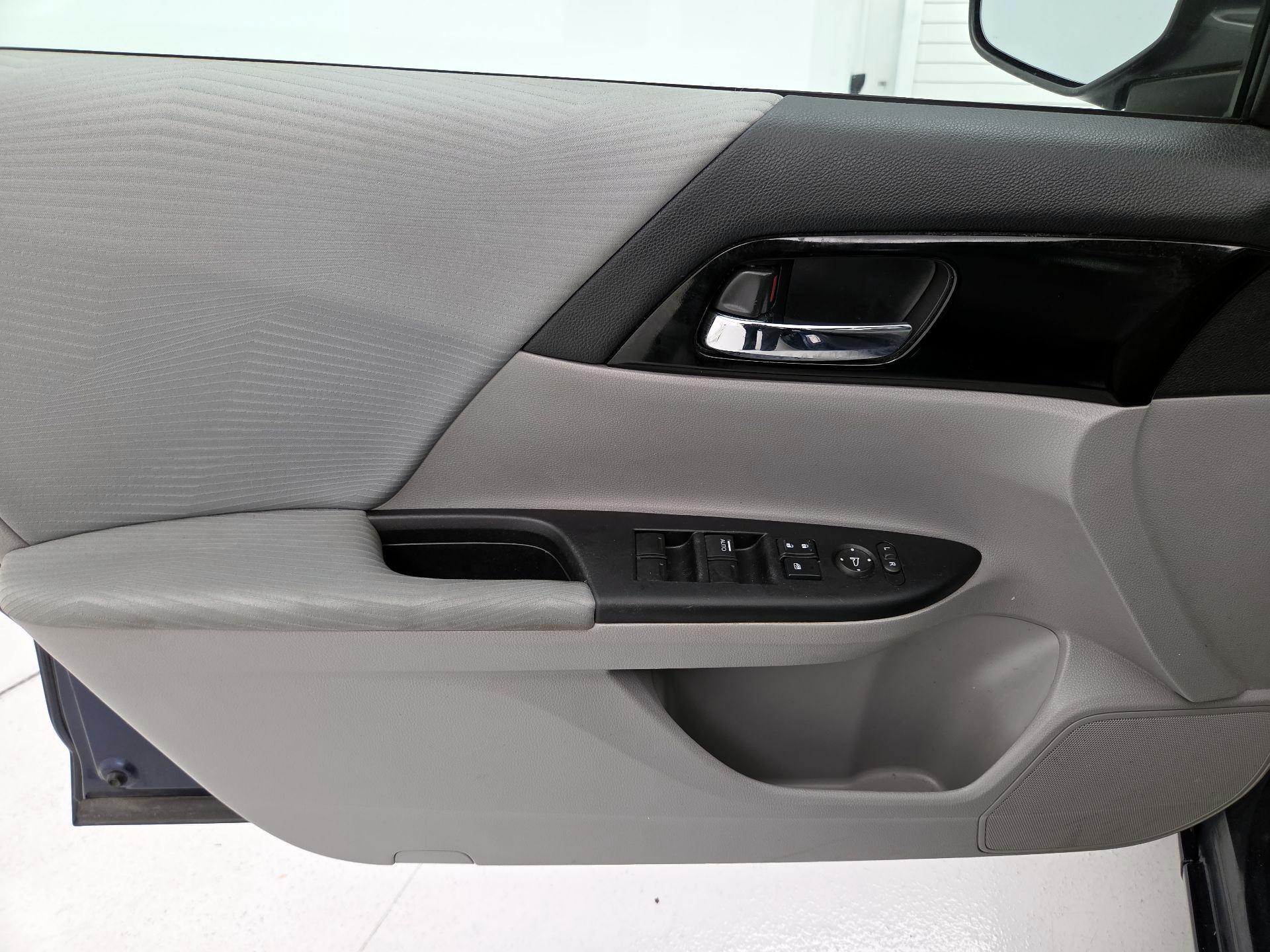 Thumbnail: 2017 Honda Accord - 12