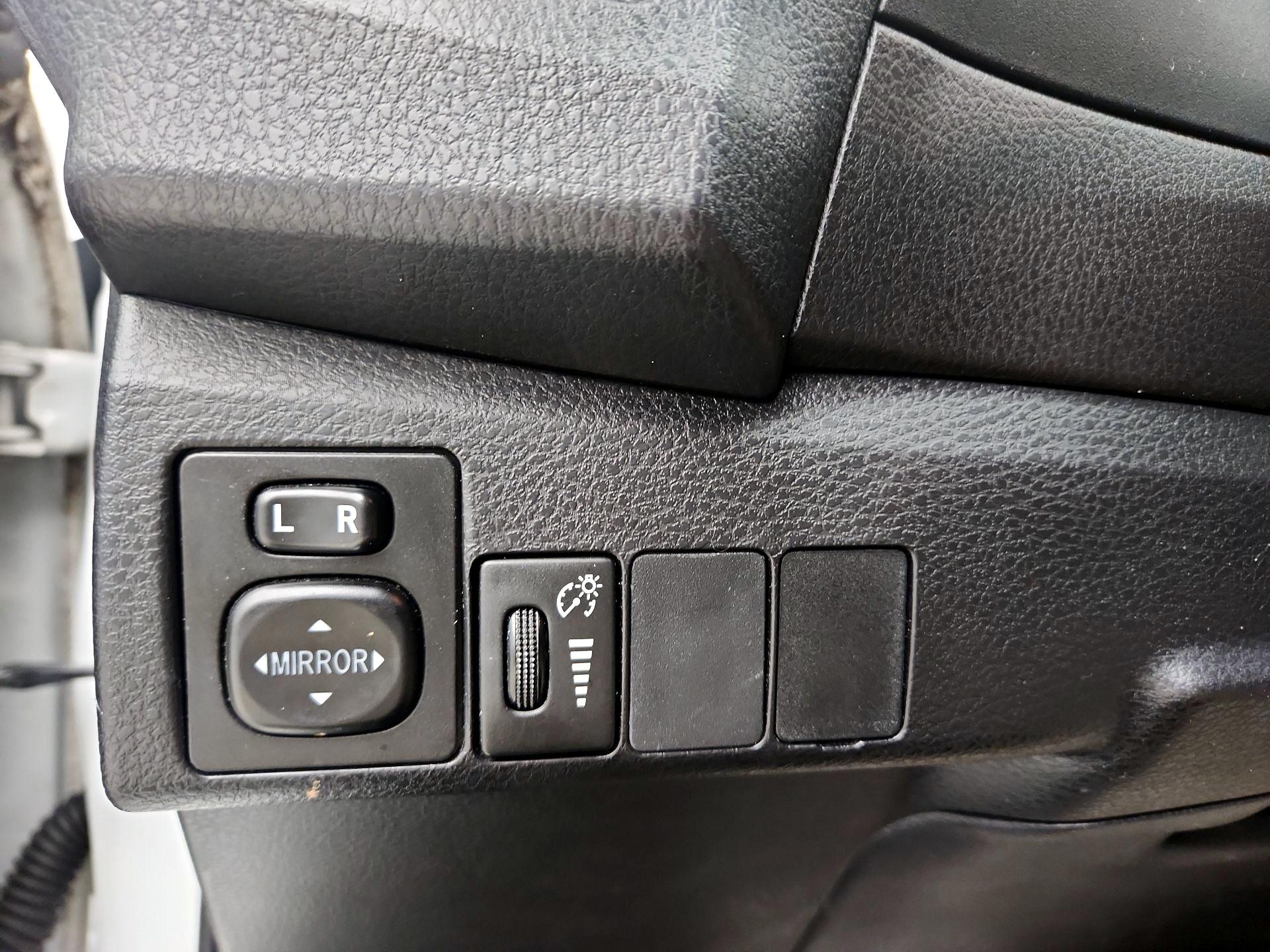 Thumbnail: 2016 Toyota Corolla - 13