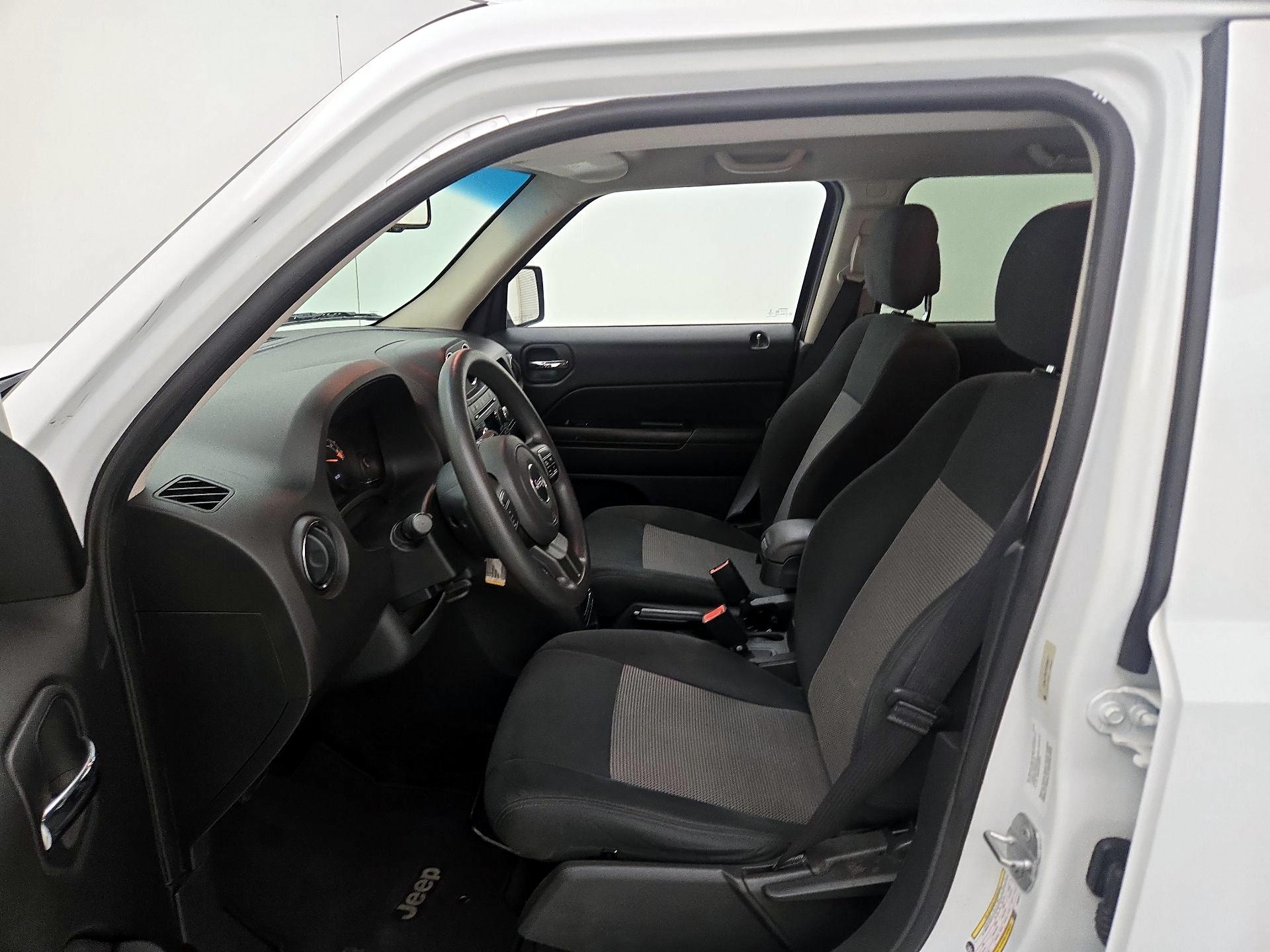 Thumbnail: 2014 Jeep Patriot - 11
