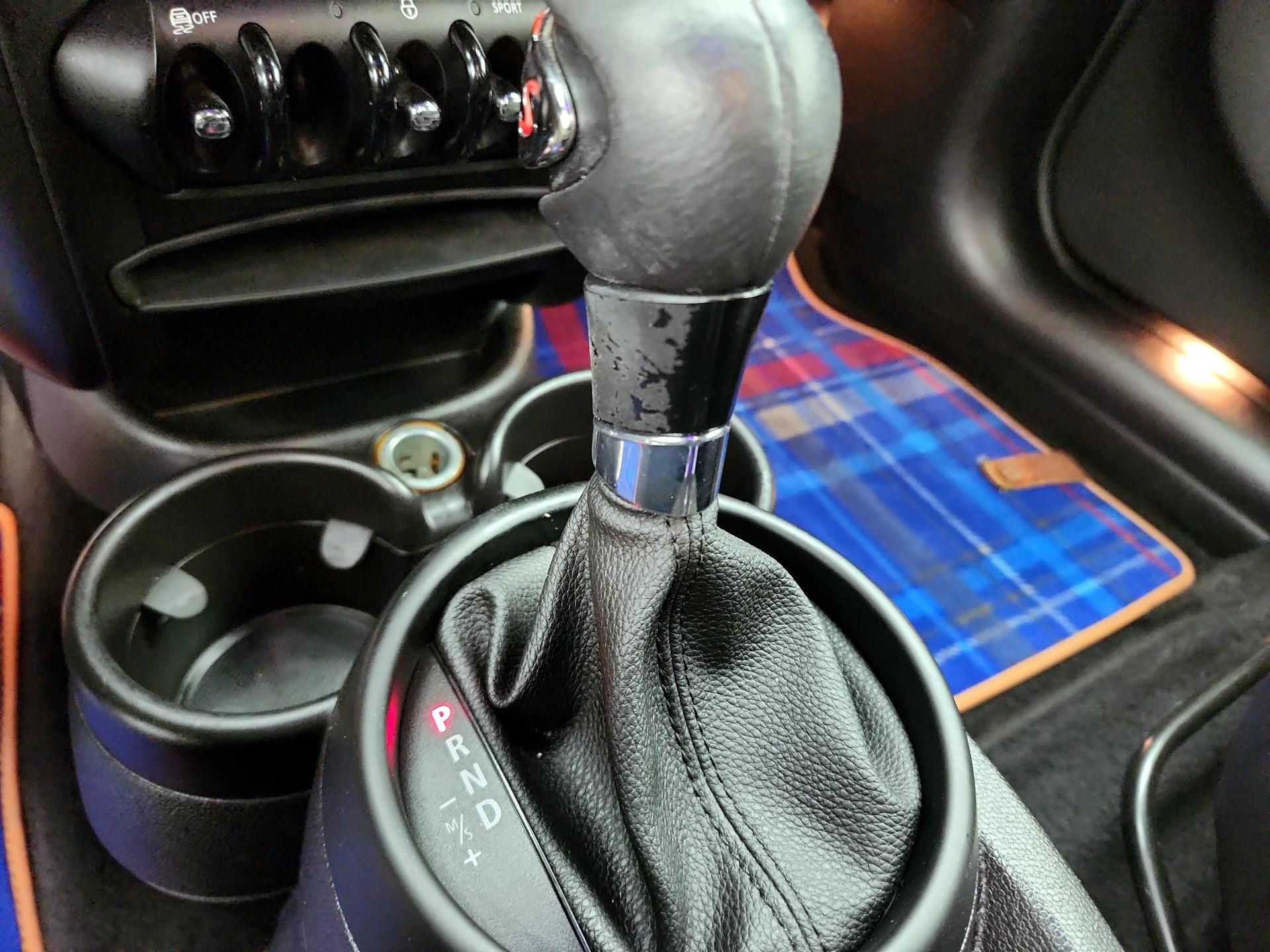 Thumbnail: 2015 MINI Cooper Countryman - 16