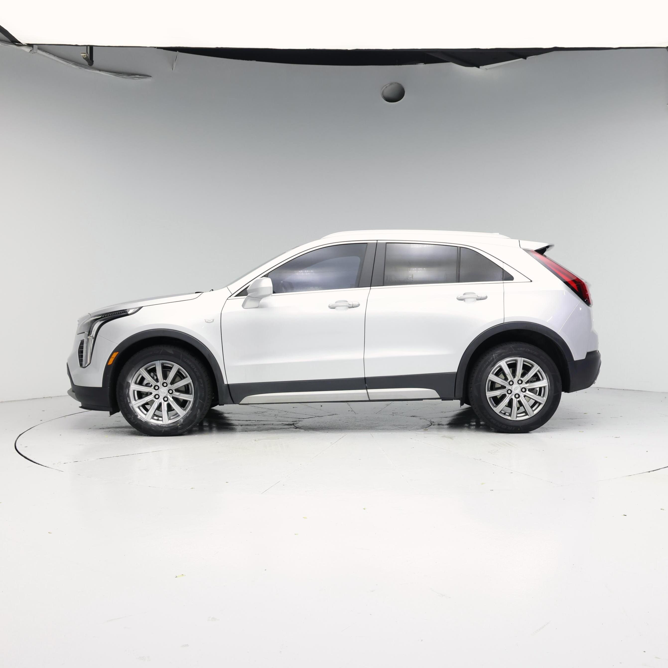 Thumbnail: 2020 Cadillac XT4 - 3