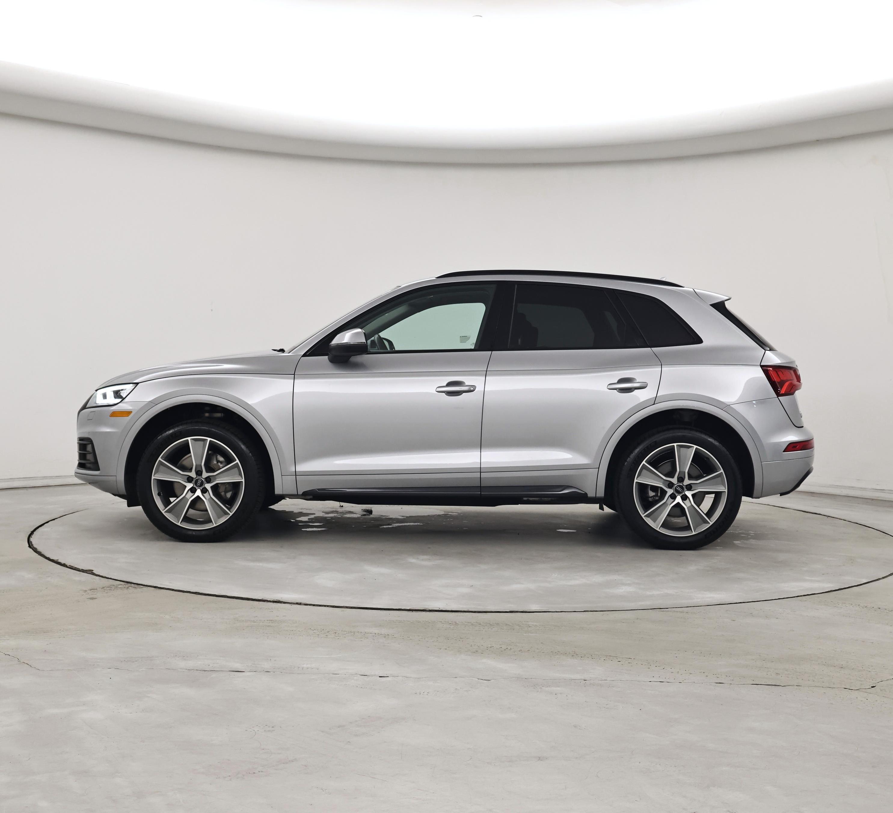 Thumbnail: 2020 Audi Q5 - 3