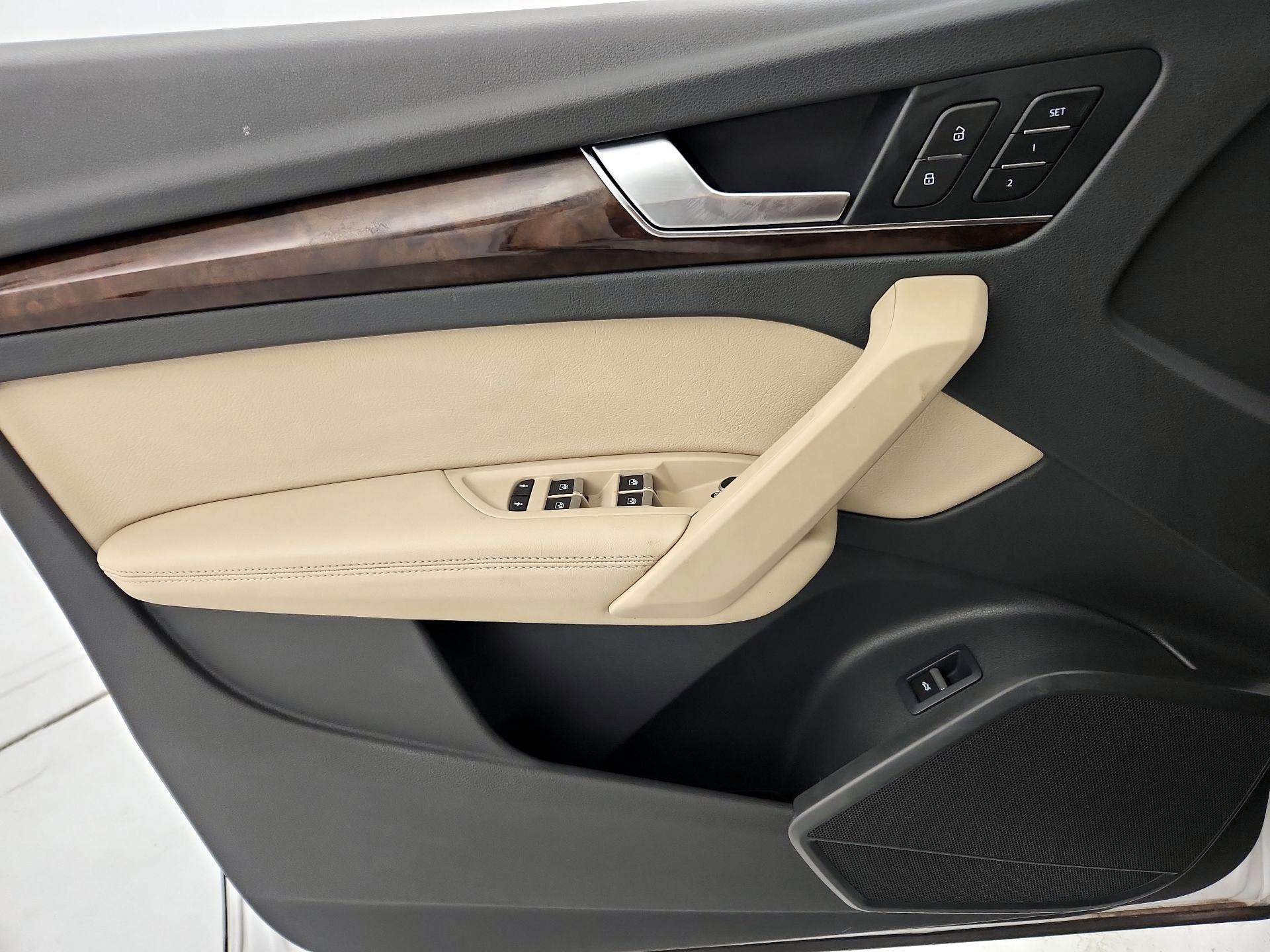 Thumbnail: 2020 Audi Q5 - 12