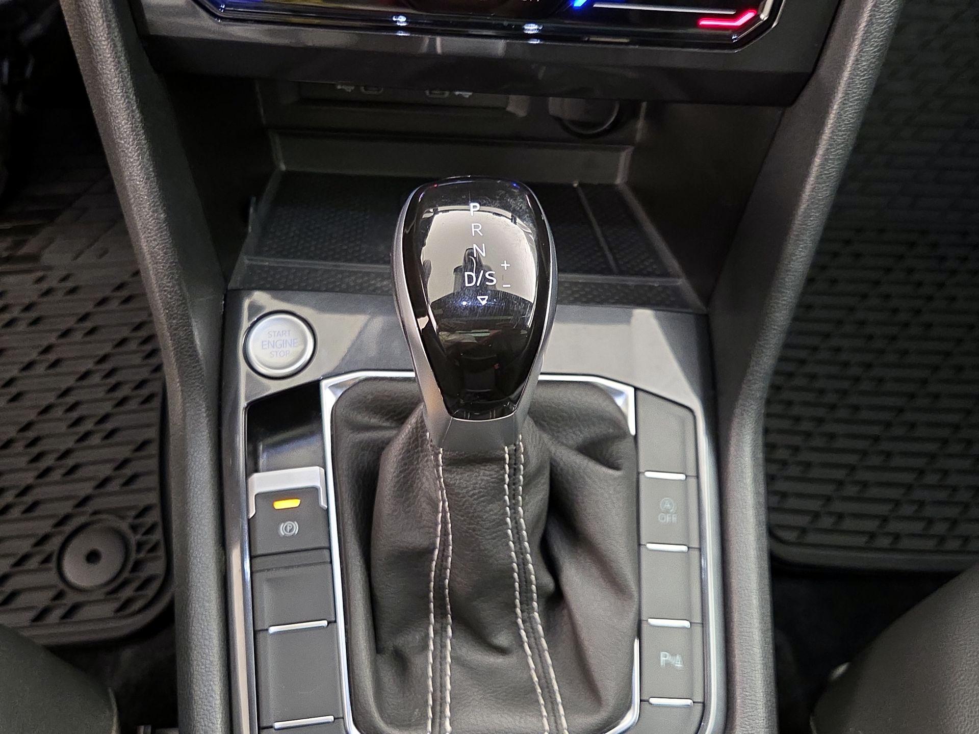 Thumbnail: 2024 Volkswagen Tiguan - 17