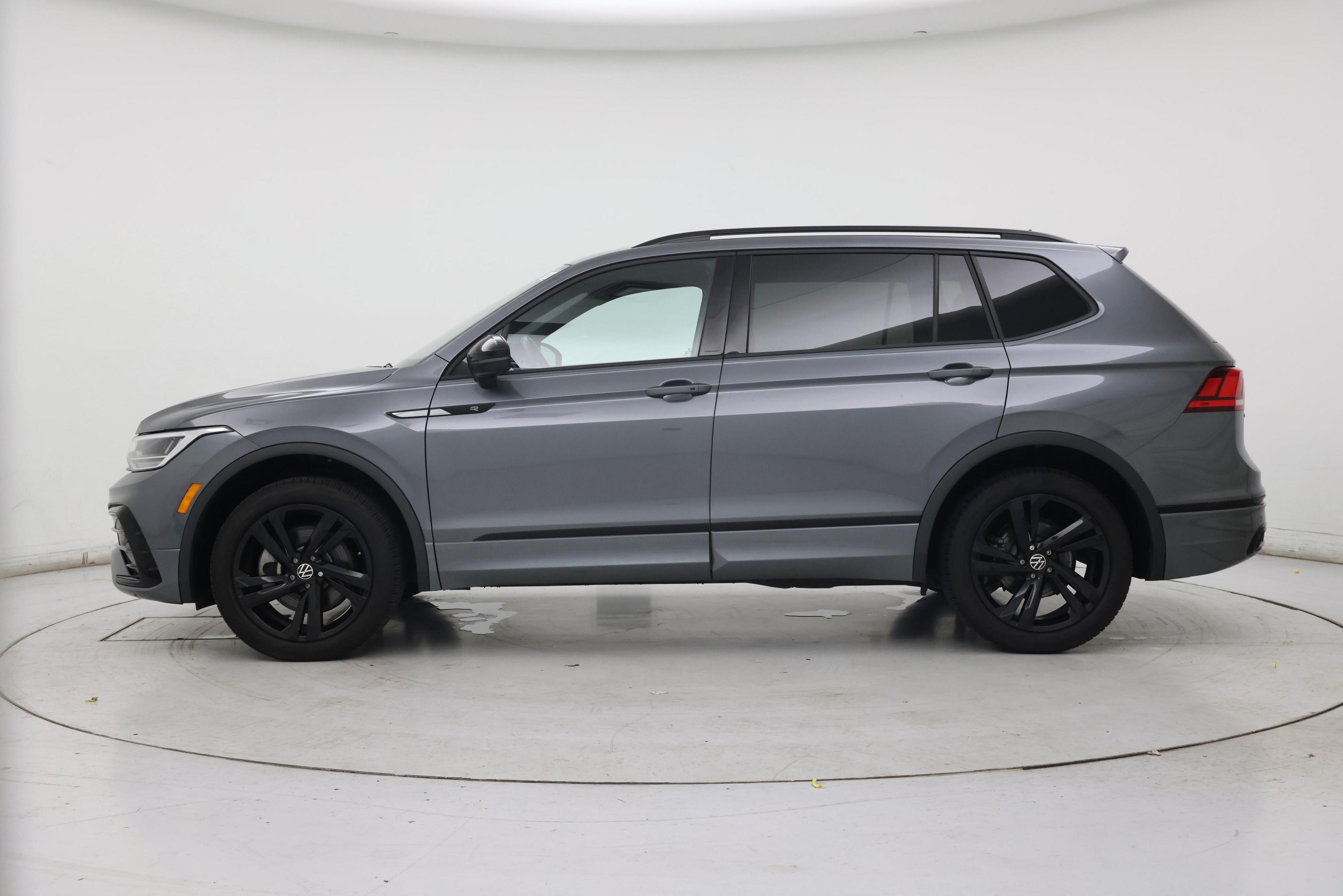 Thumbnail: 2024 Volkswagen Tiguan - 3
