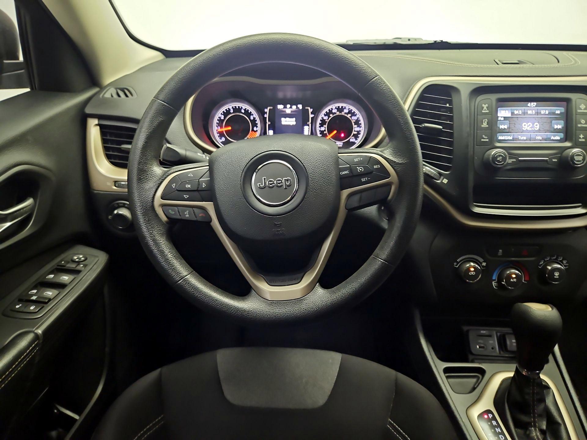 Thumbnail: 2015 Jeep Cherokee - 10