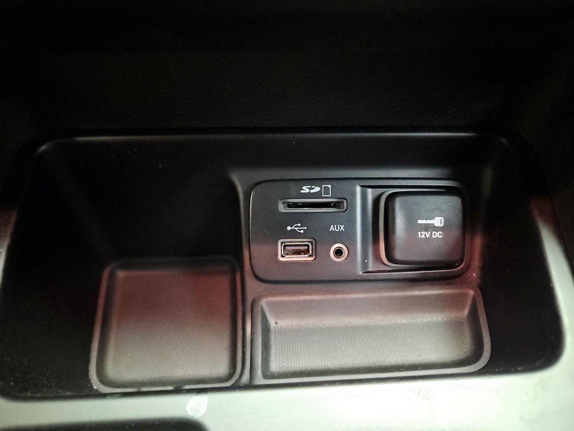 Thumbnail: 2015 Jeep Cherokee - 17