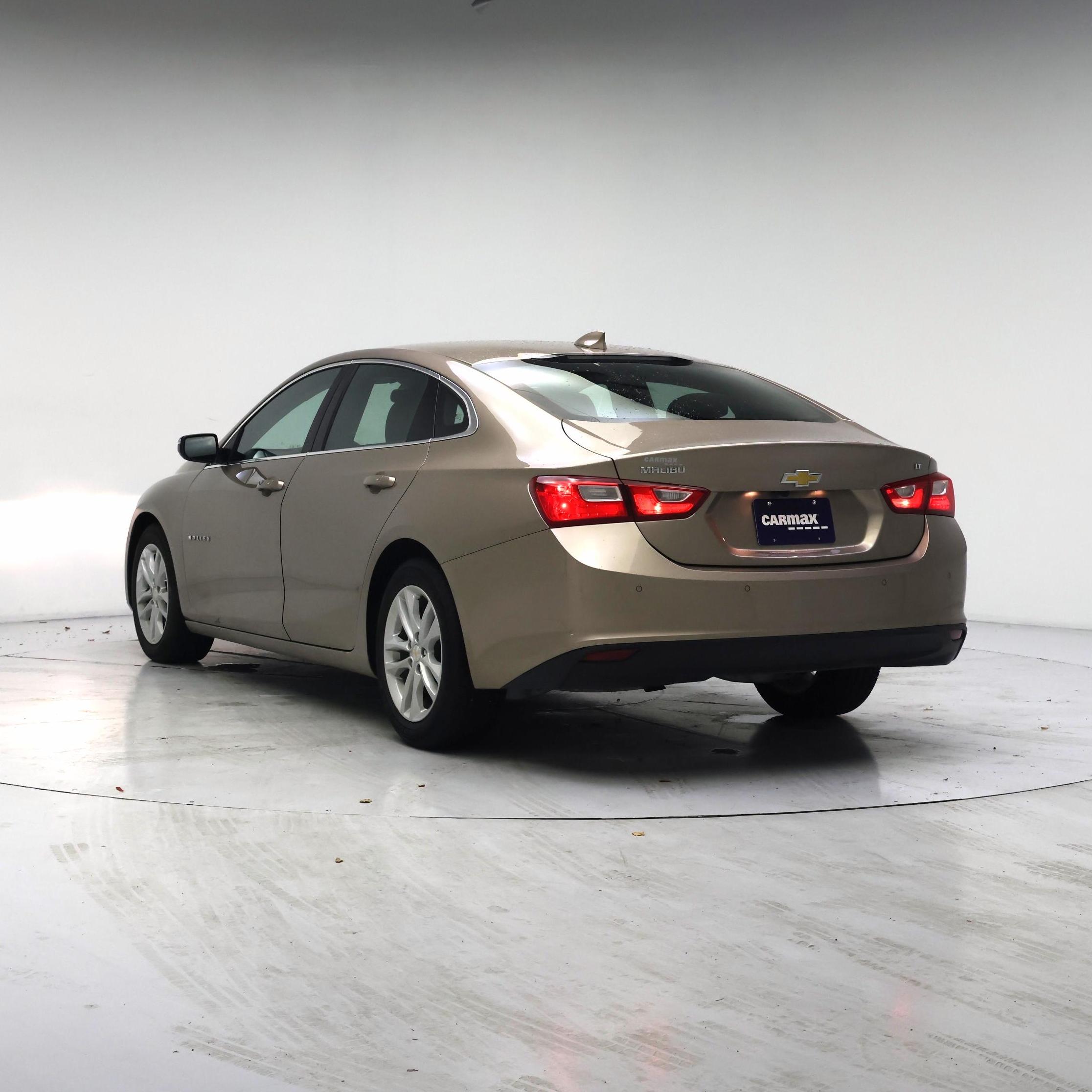 Thumbnail: 2018 Chevrolet Malibu - 2