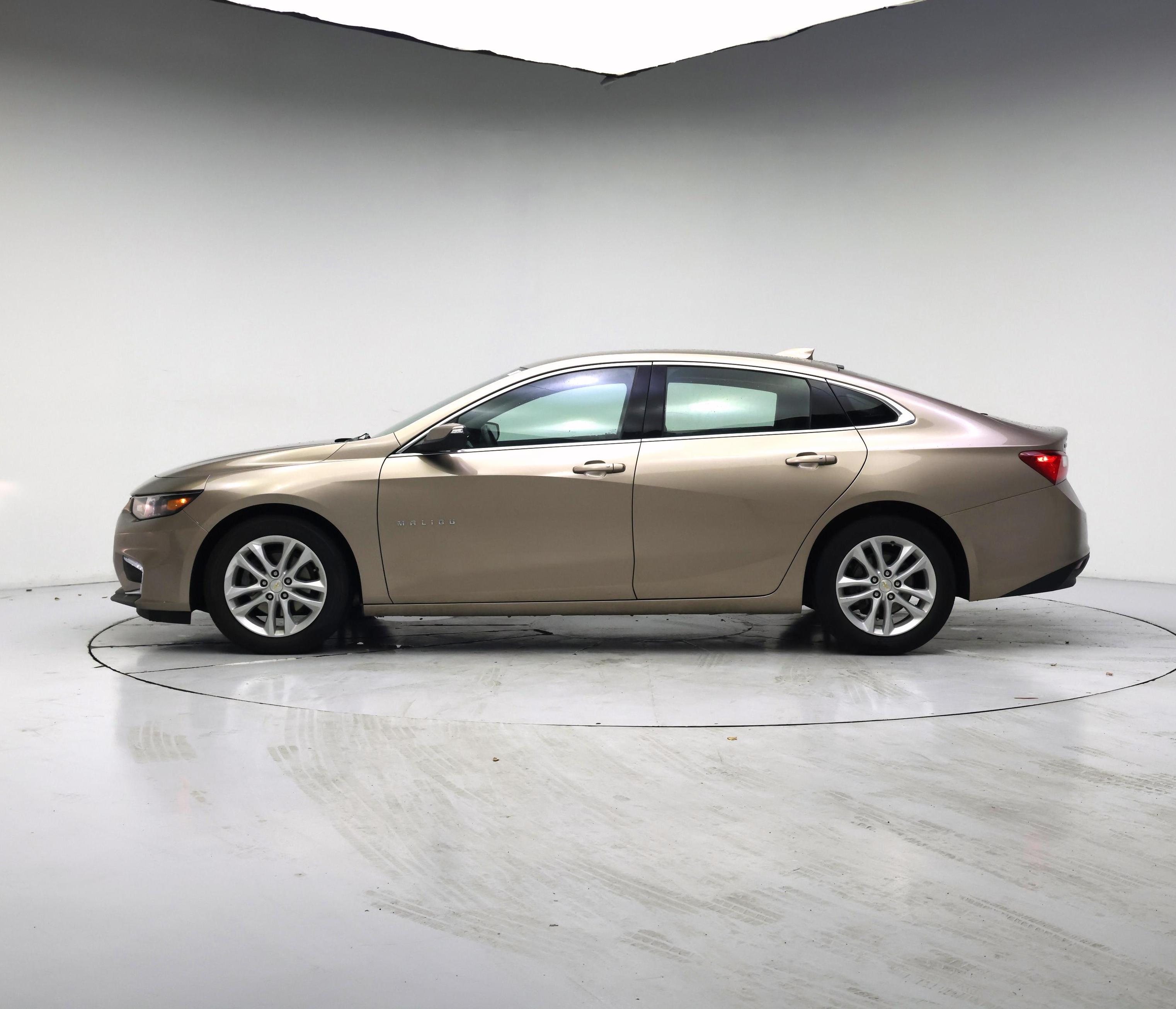Thumbnail: 2018 Chevrolet Malibu - 3